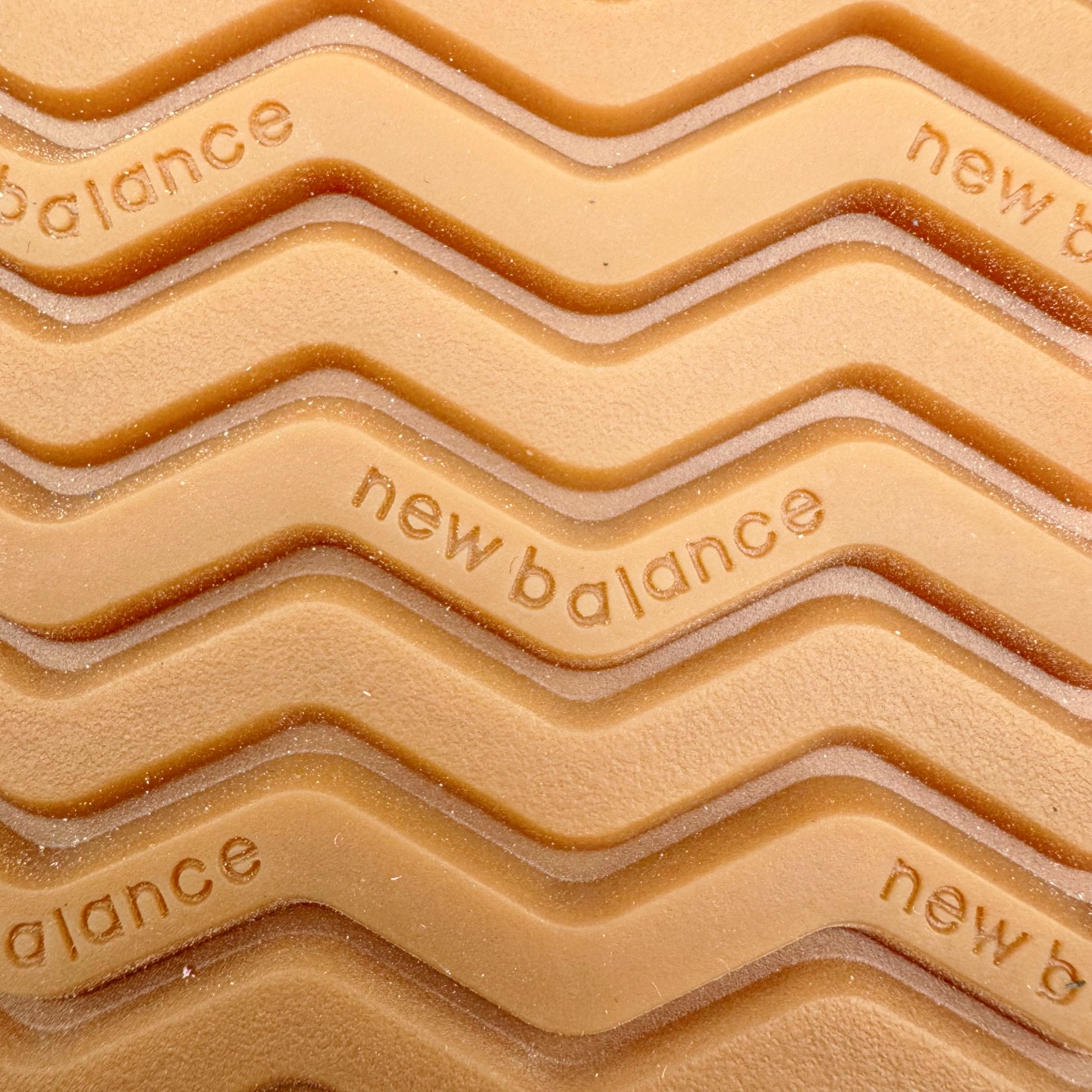 图片[18]-＃M纯原 New Balance U471AK NB新百伦织物牛剖层革春夏薄底鞋防滑耐磨平衡轻便低帮生活休闲鞋 原档数据独立私模大底 唯一正确三层组合大底 特高弹切片加持 百分百还原原鞋脚感 NB市场最强产物 防伪原标全套原楦原纸板原厂数据开发 全鞋电脑针车加持 原厂网布 原装进口头层翻毛皮料正确绒感卡色 正确中底拉帮中底网布细节 匠心打造 耗时两个月开发完成 工艺极其复杂难度可想而知 高端零售专供产物 尺码：36 37 37.5 38 38.5 39.5 40 40.5 41.5 42 42.5 43 44 44.5 45 45.5 46.5 47-选品中心