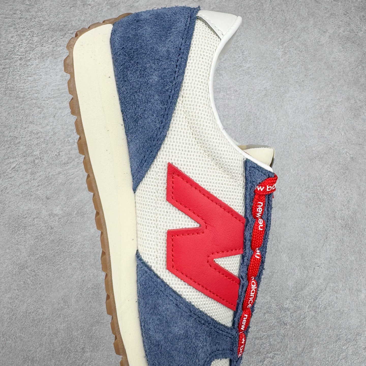 图片[6]-＃M纯原 New Balance U471AK NB新百伦织物牛剖层革春夏薄底鞋防滑耐磨平衡轻便低帮生活休闲鞋 原档数据独立私模大底 唯一正确三层组合大底 特高弹切片加持 百分百还原原鞋脚感 NB市场最强产物 防伪原标全套原楦原纸板原厂数据开发 全鞋电脑针车加持 原厂网布 原装进口头层翻毛皮料正确绒感卡色 正确中底拉帮中底网布细节 匠心打造 耗时两个月开发完成 工艺极其复杂难度可想而知 高端零售专供产物 尺码：36 37 37.5 38 38.5 39.5 40 40.5 41.5 42 42.5 43 44 44.5 45 45.5 46.5 47-选品中心