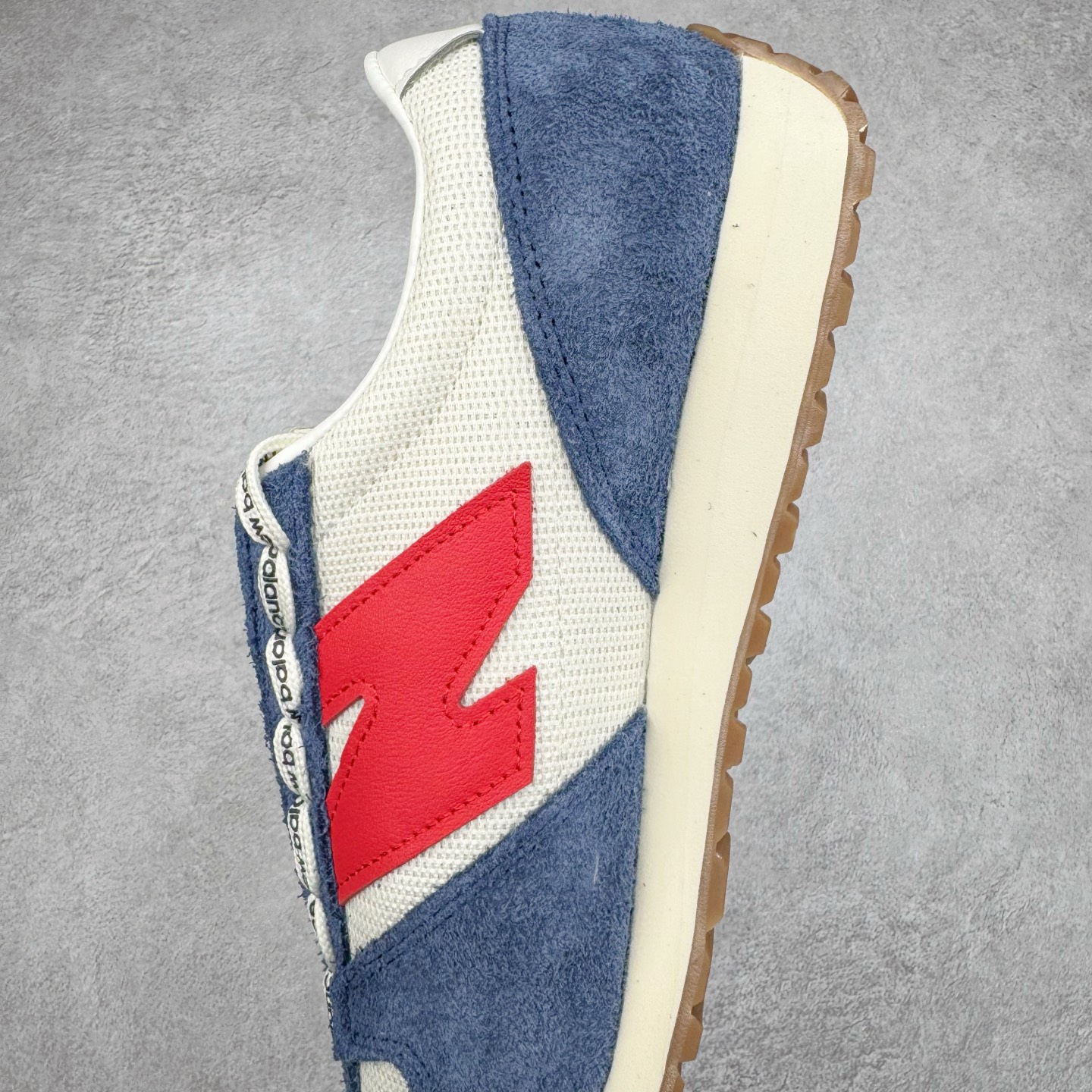 图片[7]-＃M纯原 New Balance U471AK NB新百伦织物牛剖层革春夏薄底鞋防滑耐磨平衡轻便低帮生活休闲鞋 原档数据独立私模大底 唯一正确三层组合大底 特高弹切片加持 百分百还原原鞋脚感 NB市场最强产物 防伪原标全套原楦原纸板原厂数据开发 全鞋电脑针车加持 原厂网布 原装进口头层翻毛皮料正确绒感卡色 正确中底拉帮中底网布细节 匠心打造 耗时两个月开发完成 工艺极其复杂难度可想而知 高端零售专供产物 尺码：36 37 37.5 38 38.5 39.5 40 40.5 41.5 42 42.5 43 44 44.5 45 45.5 46.5 47-选品中心