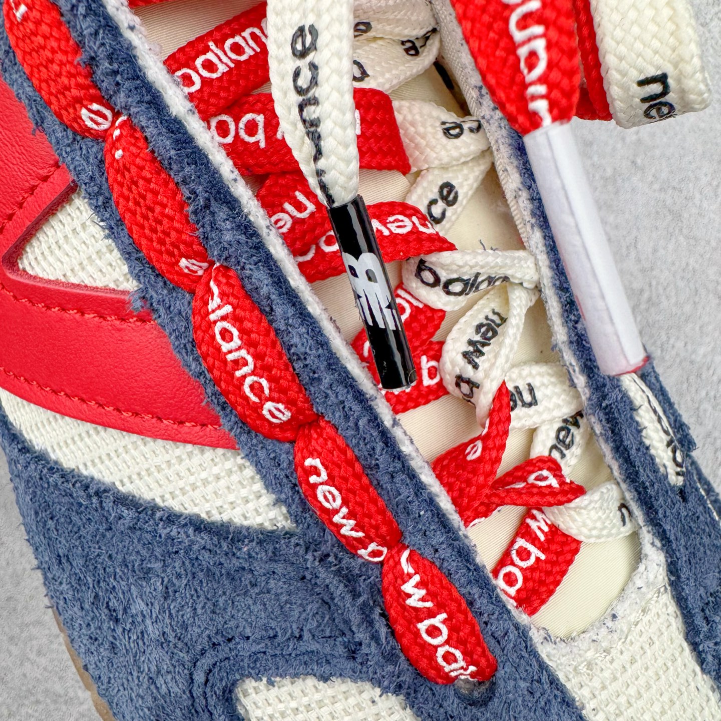 图片[15]-＃M纯原 New Balance U471AK NB新百伦织物牛剖层革春夏薄底鞋防滑耐磨平衡轻便低帮生活休闲鞋 原档数据独立私模大底 唯一正确三层组合大底 特高弹切片加持 百分百还原原鞋脚感 NB市场最强产物 防伪原标全套原楦原纸板原厂数据开发 全鞋电脑针车加持 原厂网布 原装进口头层翻毛皮料正确绒感卡色 正确中底拉帮中底网布细节 匠心打造 耗时两个月开发完成 工艺极其复杂难度可想而知 高端零售专供产物 尺码：36 37 37.5 38 38.5 39.5 40 40.5 41.5 42 42.5 43 44 44.5 45 45.5 46.5 47-选品中心