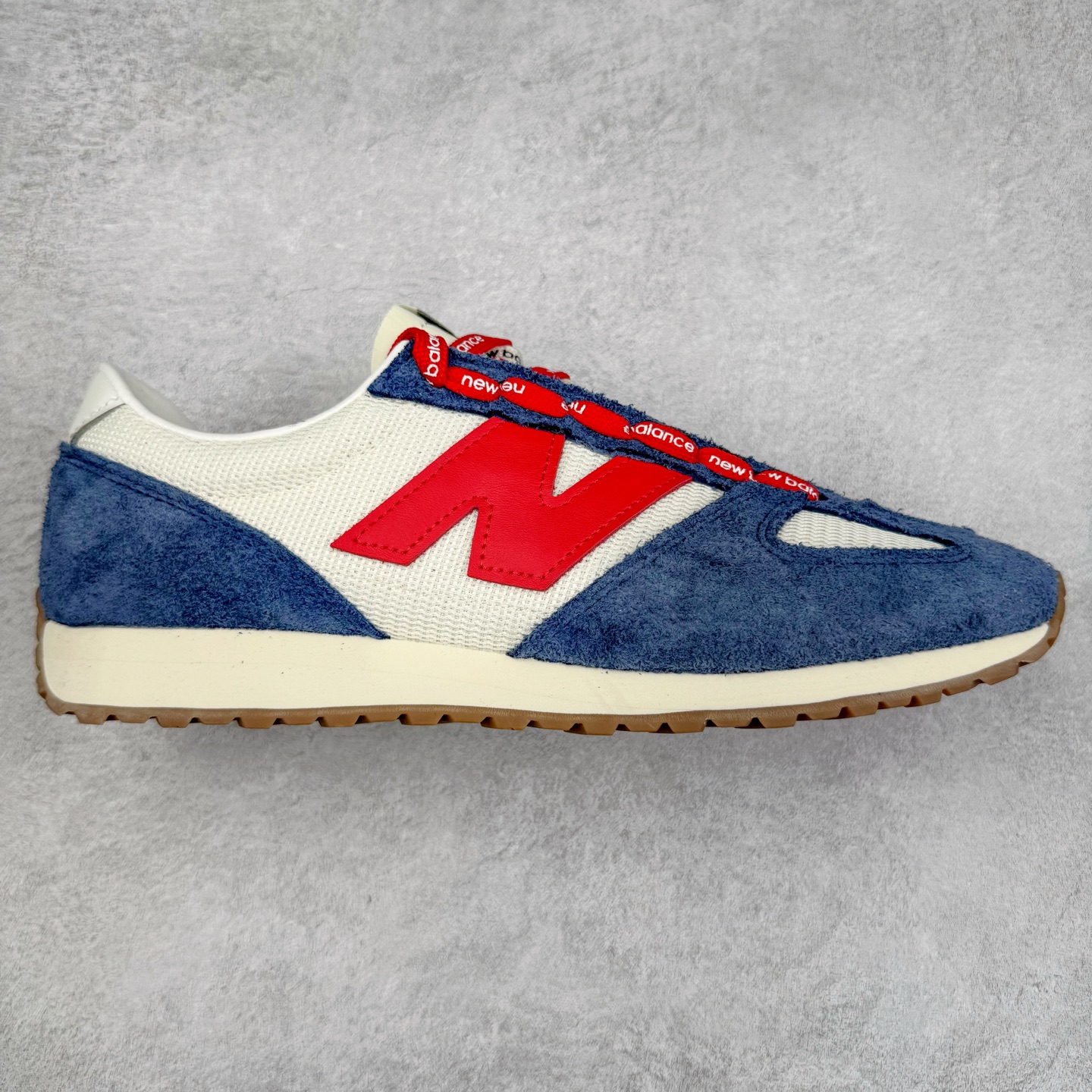 ＃M纯原 New Balance U471AK NB新百伦织物牛剖层革春夏薄底鞋防滑耐磨平衡轻便低帮生活休闲鞋 原档数据独立私模大底 唯一正确三层组合大底 特高弹切片加持 百分百还原原鞋脚感 NB市场最强产物 防伪原标全套原楦原纸板原厂数据开发 全鞋电脑针车加持 原厂网布 原装进口头层翻毛皮料正确绒感卡色 正确中底拉帮中底网布细节 匠心打造 耗时两个月开发完成 工艺极其复杂难度可想而知 高端零售专供产物 尺码：36 37 37.5 38 38.5 39.5 40 40.5 41.5 42 42.5 43 44 44.5 45 45.5 46.5 47-选品中心