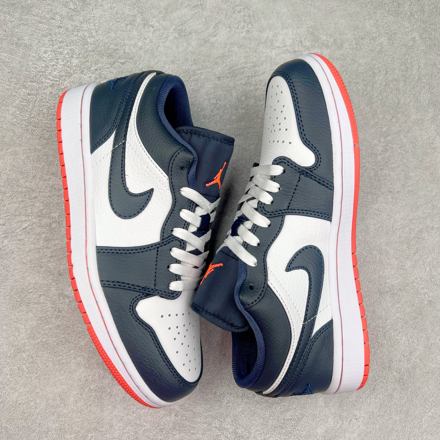 图片[3]-＃福利特价 Air Jordan AJ1 Low 低帮系列 百分百全新货品 零氧化发霉 给足利润空间操作 超乎所想的高性价比 原装楦头纸板开发 完美鞋型 超高清洁度 鞋型不臃肿别扭 原厂内置全掌气垫 A模大底 鞋舌AJ原厂专用牛津布 AJ专用反口珍珠布 原厂无杂质高弹内里海棉 特殊封边弹力鞋带 原鞋开模 拒绝公底 购置公司同步原材料 都有细节原汁原味 忠于原版 尺码：36 36.5 37.5 38 38.5 39 40 40.5 41 42 42.5 43 44 44.5 45 46-选品中心