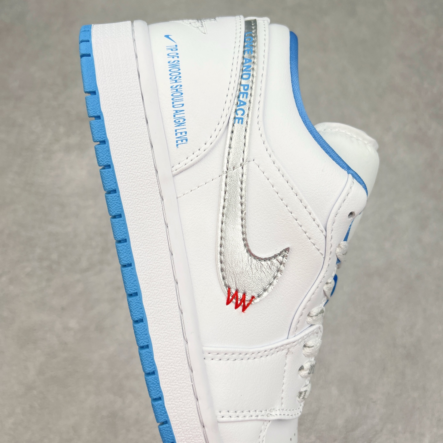 图片[6]-Air Jordan AJ1 Low 低帮定制 AO9944-441 原厂内置气垫魔块 A模大底 头层小牛皮 鞋舌AJ原厂专用牛津布+AJ专用反口珍珠布+原厂无杂质高弹内里海棉+特殊封边弹力鞋带 尺码：36 36.5 37.5 38 38.5 39 40 40.5 41 42 42.5 43 44 44.5 45-选品中心