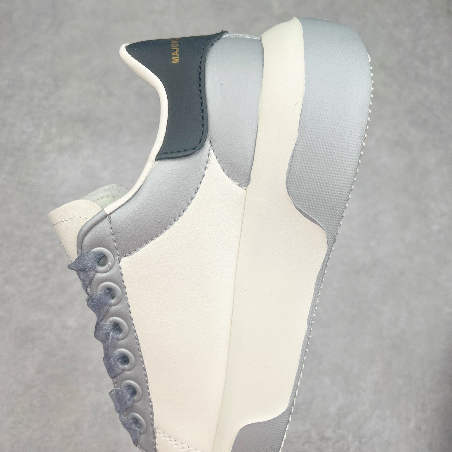 图片[7]-MLB Chunky Liner Basic 复古印花学长鞋系列低帮轻量增高厚底百搭休闲运动慢跑鞋板鞋 Korea韩国联名NY美国榄球纽约洋基队限定 韩国代购专供 全套原楦原纸板原厂数据开发 正确中底拉帮中底网布细节 平台代购专供 左脚内置芯片 韩国代购吊牌标贴 独家一比一RB+MD组合大底 高频后跟小人Logo精准对位立体饱满 正确网布加超迁鞋面 转印中底走线紧密 转印Logo工艺表层防刮不掉色 尺码：35 36 36.5 37.5 38 38.5 39 40 40.5 41 42 42.5 43 44 45-选品中心