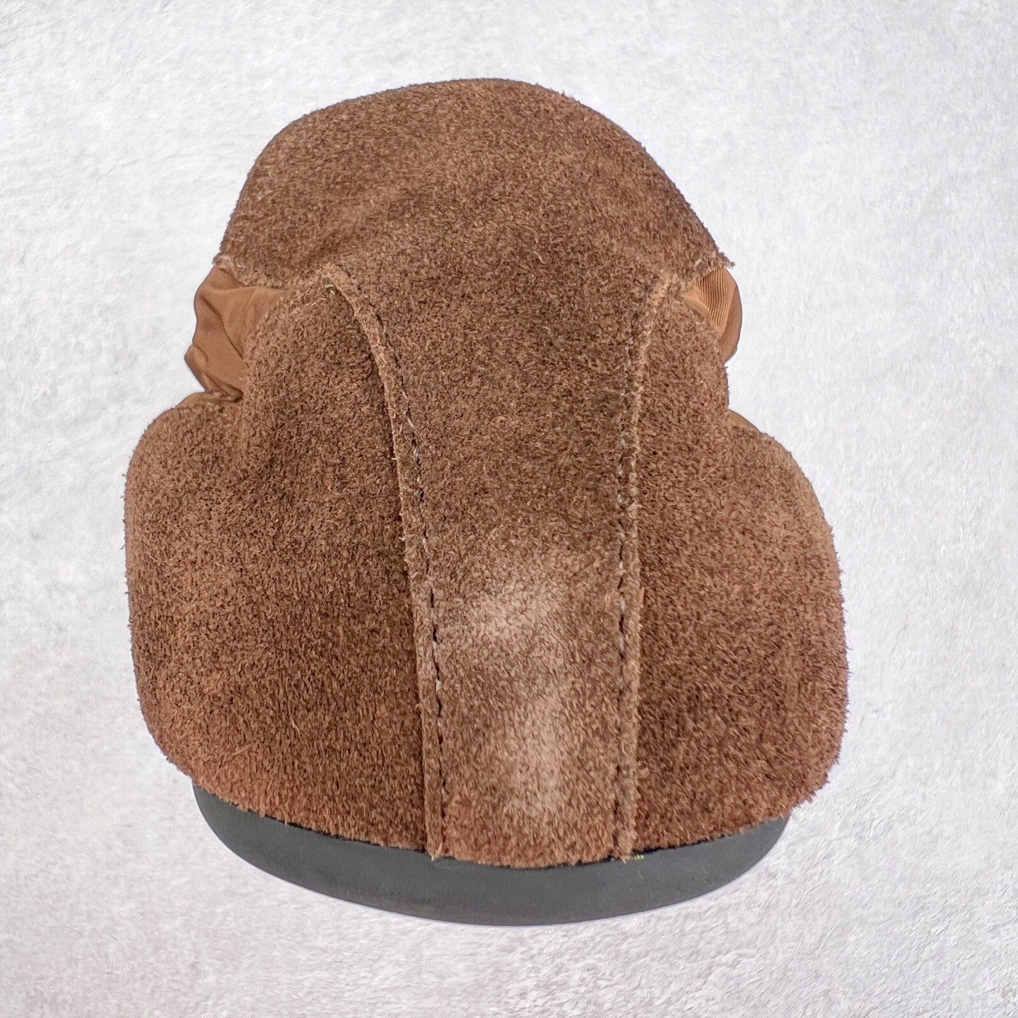 图片[8]-Prada 普拉达早春夏秀款薄底德训鞋 2025ss秀款出境率最高的单品 原版1比1开发 面料丝光牛反绒 牛皮垫脚 橡胶大底 内里羊皮包裹 软软糯糯的 鞋垫加厚小羊皮 踩上去无比舒适 有支撑感 又包裹得很好的感觉 鞋型包裹感十足 轻便好穿实用的一款休闲鞋 原版开模橡胶大底 尺码：35 36 37 38 39 40 41 42 43 44-选品中心