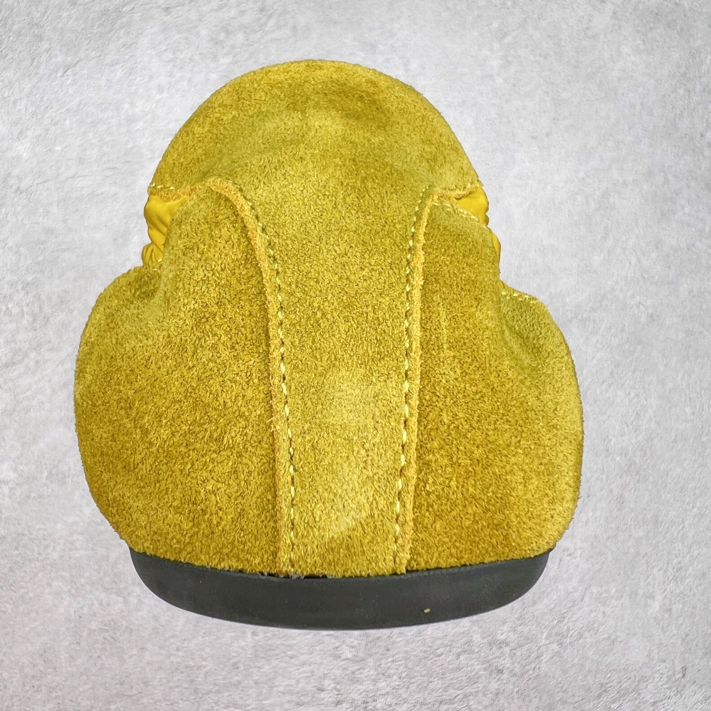 图片[8]-Prada 普拉达早春夏秀款薄底德训鞋 2025ss秀款出境率最高的单品 原版1比1开发 面料丝光牛反绒 牛皮垫脚 橡胶大底 内里羊皮包裹 软软糯糯的 鞋垫加厚小羊皮 踩上去无比舒适 有支撑感 又包裹得很好的感觉 鞋型包裹感十足 轻便好穿实用的一款休闲鞋 原版开模橡胶大底 尺码：35 36 37 38 39 40 41 42 43 44-选品中心