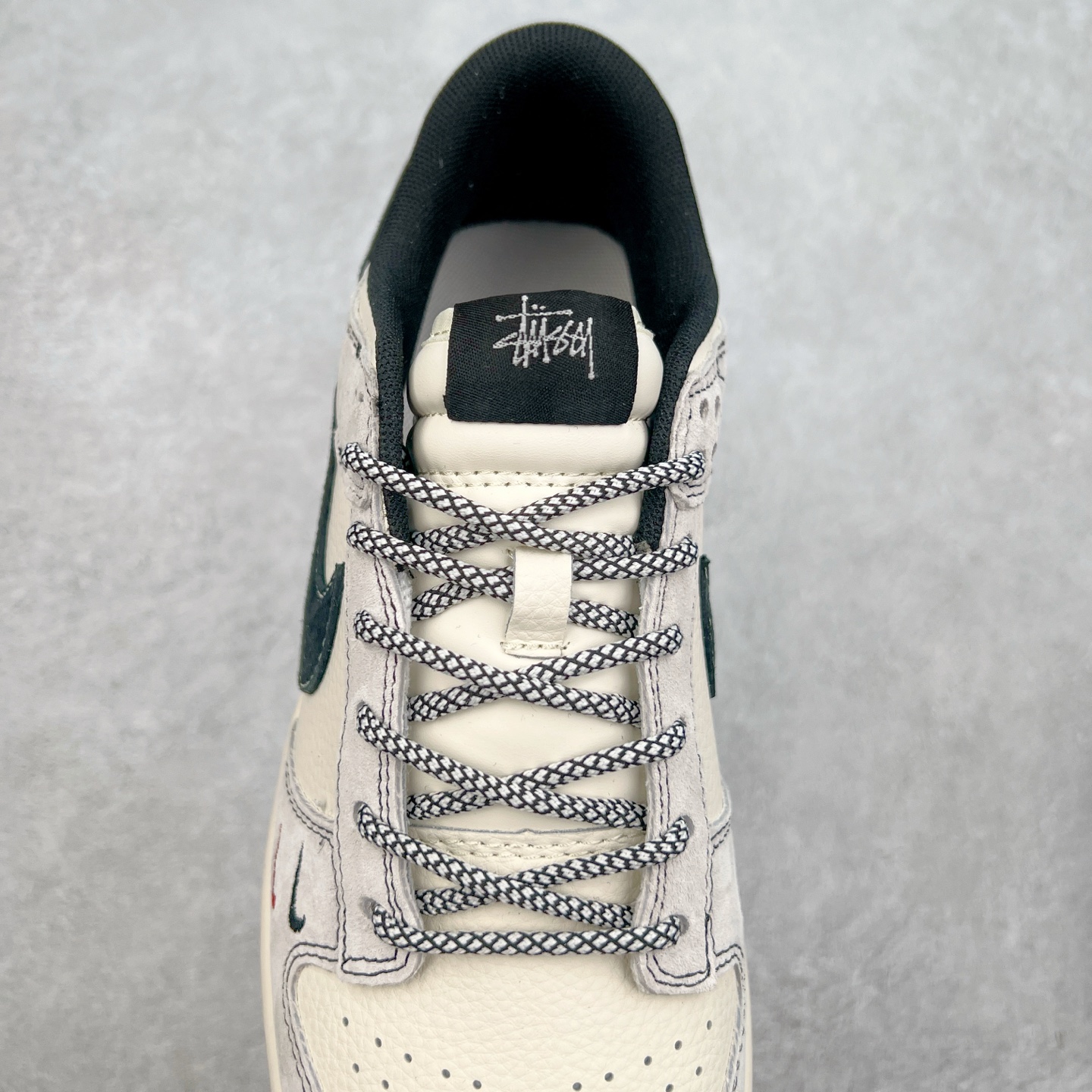 图片[5]-NK Dunk Low 定制配色 YX5066-298 大厂出品 极力推荐 原装头层材料 独家版型蒸餾加工帶來的是更好的视觉和脚感体验大厂纯原品质出货 清洁度 电绣工艺 皮料切割干净无任何毛边 细节完美 实拍调校N版已经零色差零失真 百分百还原实物色彩所见即所得 不存在货不对板色差等低级问题 选购参考实物拍摄 不混卖不参货 只用心做好货严格选品 承诺混一赔十 尺码：36 36.5 37.5 38 38.5 39 40 40.5 41 42 42.5 43 44 44.5 45-选品中心