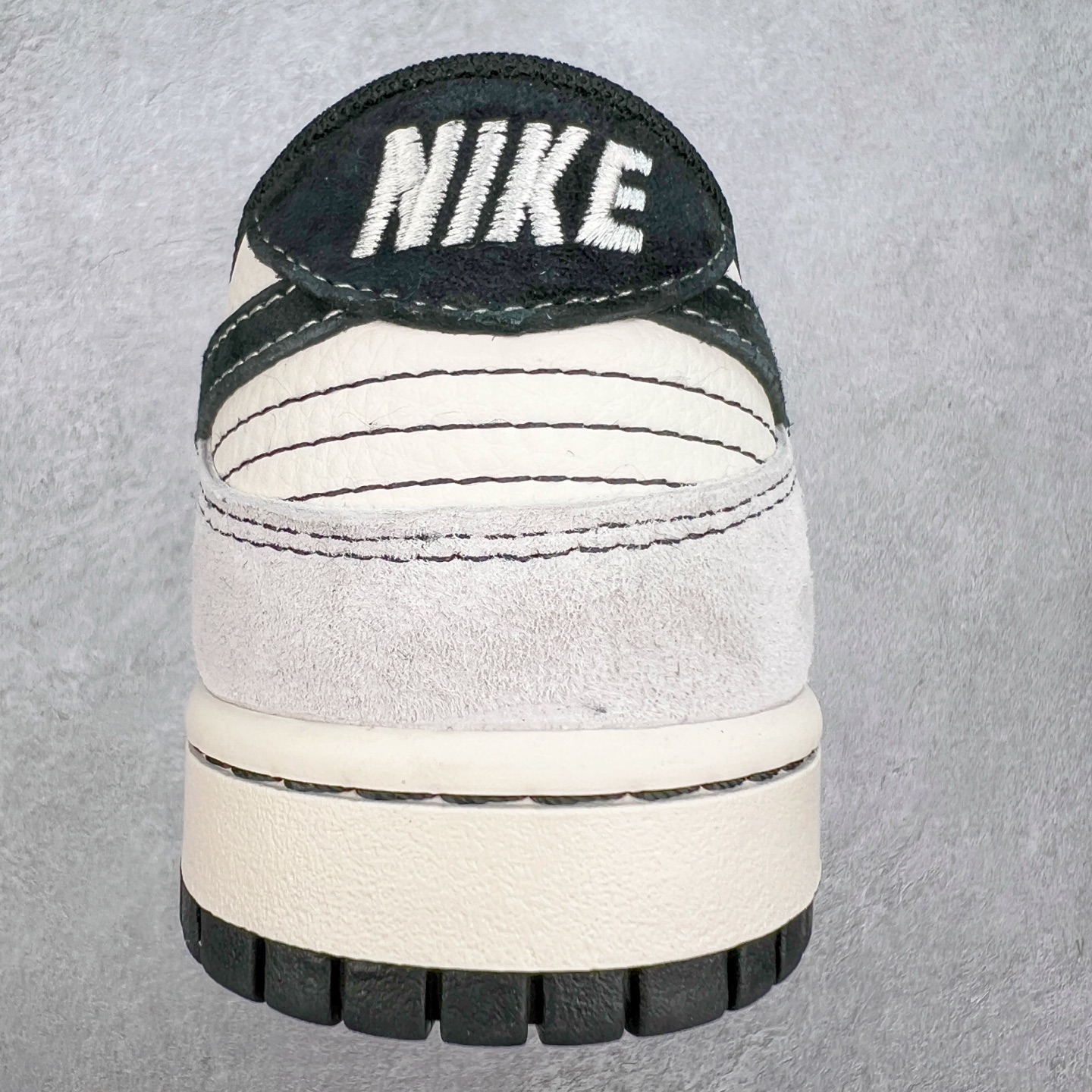 图片[8]-NK Dunk Low 定制配色 YX5066-298 大厂出品 极力推荐 原装头层材料 独家版型蒸餾加工帶來的是更好的视觉和脚感体验大厂纯原品质出货 清洁度 电绣工艺 皮料切割干净无任何毛边 细节完美 实拍调校N版已经零色差零失真 百分百还原实物色彩所见即所得 不存在货不对板色差等低级问题 选购参考实物拍摄 不混卖不参货 只用心做好货严格选品 承诺混一赔十 尺码：36 36.5 37.5 38 38.5 39 40 40.5 41 42 42.5 43 44 44.5 45-选品中心