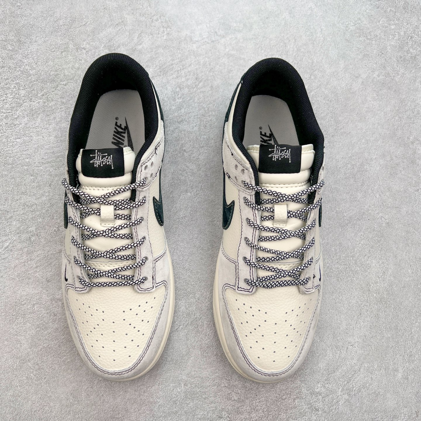 图片[2]-NK Dunk Low 定制配色 YX5066-298 大厂出品 极力推荐 原装头层材料 独家版型蒸餾加工帶來的是更好的视觉和脚感体验大厂纯原品质出货 清洁度 电绣工艺 皮料切割干净无任何毛边 细节完美 实拍调校N版已经零色差零失真 百分百还原实物色彩所见即所得 不存在货不对板色差等低级问题 选购参考实物拍摄 不混卖不参货 只用心做好货严格选品 承诺混一赔十 尺码：36 36.5 37.5 38 38.5 39 40 40.5 41 42 42.5 43 44 44.5 45-选品中心