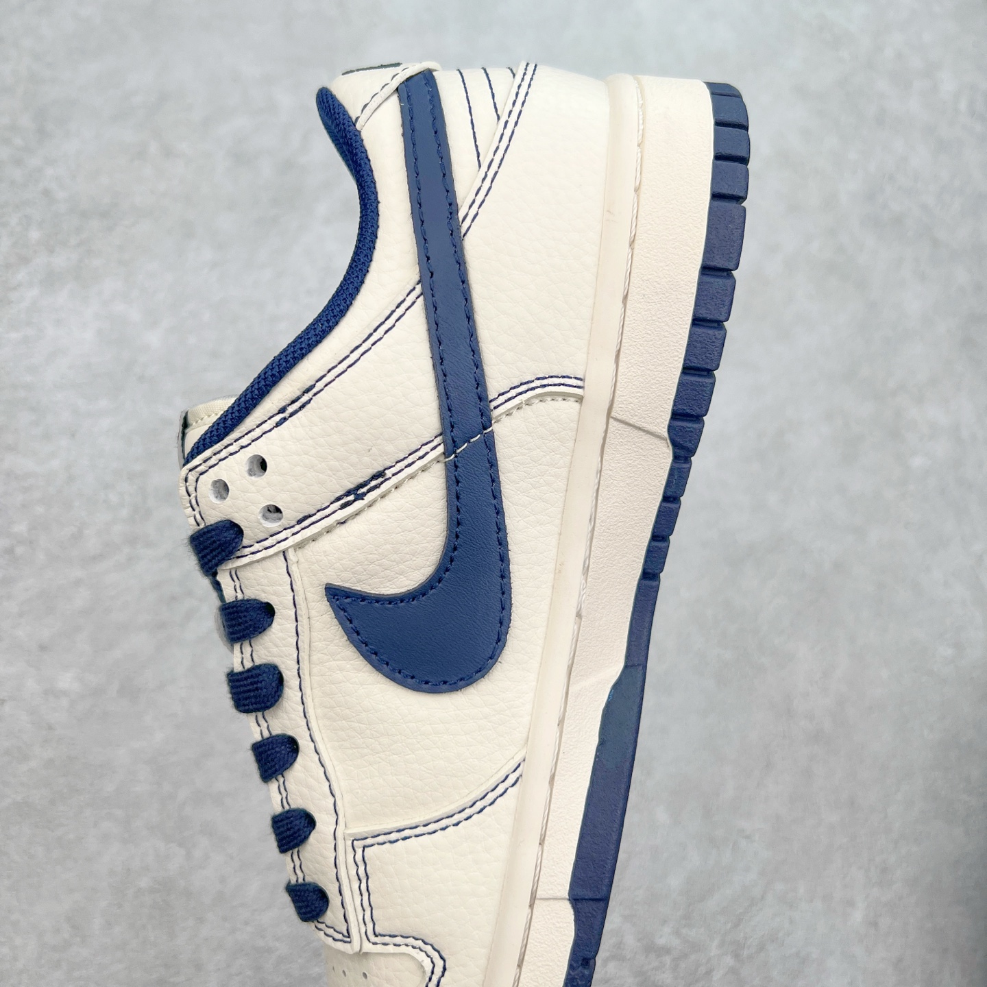 图片[7]-NK Dunk Low 定制配色 XX2025-315 大厂出品 极力推荐 原装头层材料 独家版型蒸餾加工帶來的是更好的视觉和脚感体验大厂纯原品质出货 清洁度 电绣工艺 皮料切割干净无任何毛边 细节完美 实拍调校N版已经零色差零失真 百分百还原实物色彩所见即所得 不存在货不对板色差等低级问题 选购参考实物拍摄 不混卖不参货 只用心做好货严格选品 承诺混一赔十 尺码：36 36.5 37.5 38 38.5 39 40 40.5 41 42 42.5 43 44 44.5 45-选品中心