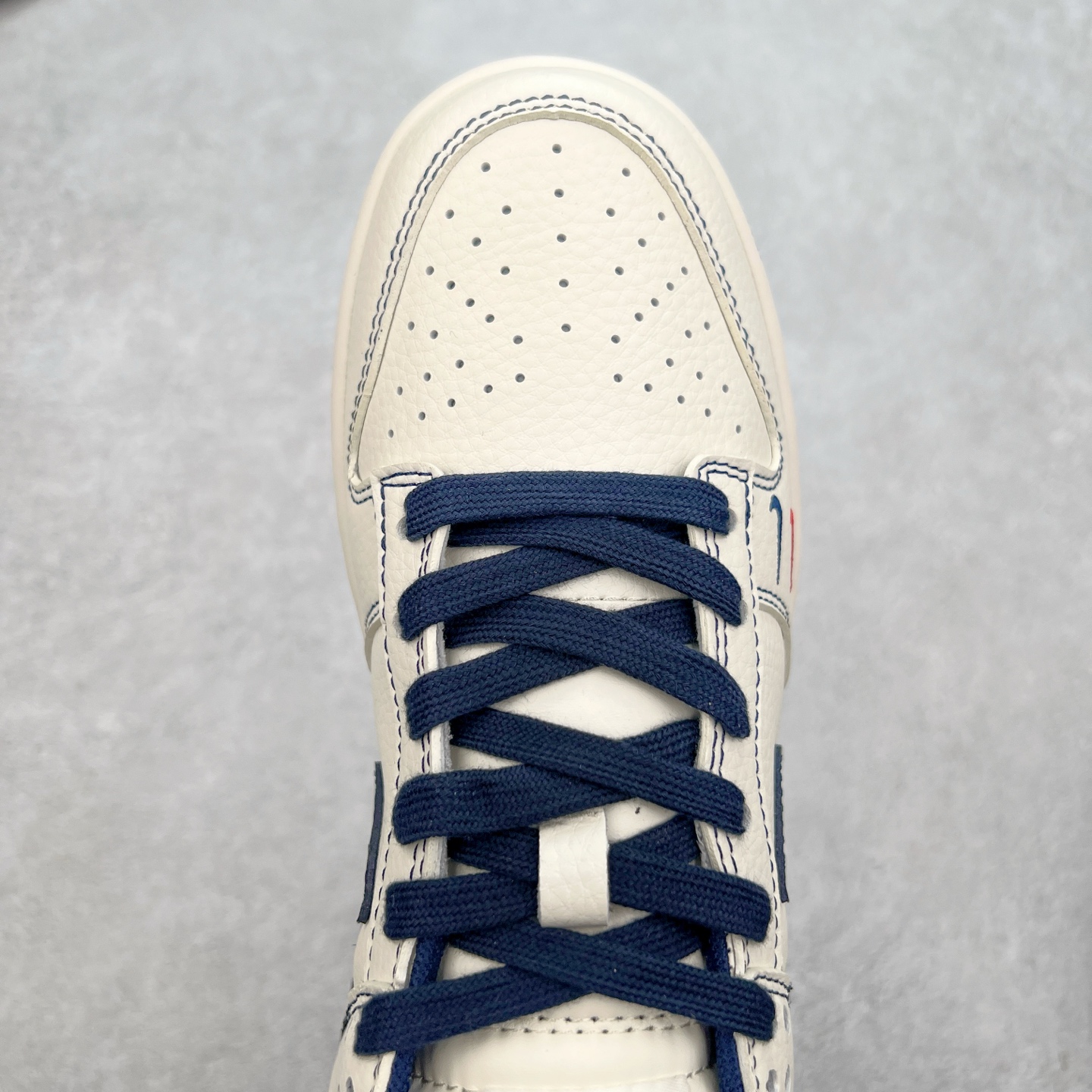 图片[4]-NK Dunk Low 定制配色 XX2025-315 大厂出品 极力推荐 原装头层材料 独家版型蒸餾加工帶來的是更好的视觉和脚感体验大厂纯原品质出货 清洁度 电绣工艺 皮料切割干净无任何毛边 细节完美 实拍调校N版已经零色差零失真 百分百还原实物色彩所见即所得 不存在货不对板色差等低级问题 选购参考实物拍摄 不混卖不参货 只用心做好货严格选品 承诺混一赔十 尺码：36 36.5 37.5 38 38.5 39 40 40.5 41 42 42.5 43 44 44.5 45-选品中心