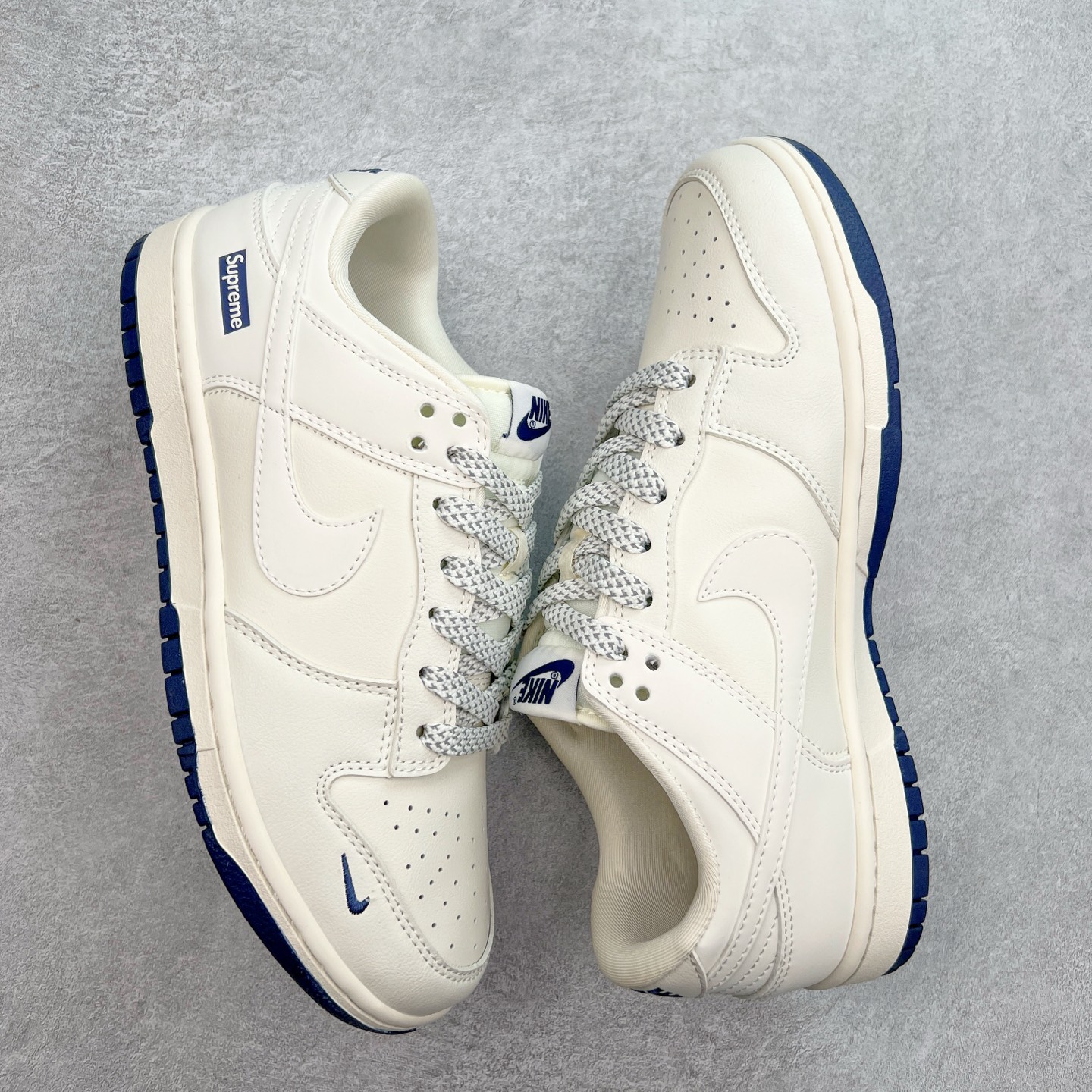 图片[3]-NK Dunk Low 定制配色 XX8888-003 大厂出品 极力推荐 原装头层材料 独家版型蒸餾加工帶來的是更好的视觉和脚感体验大厂纯原品质出货 清洁度 电绣工艺 皮料切割干净无任何毛边 细节完美 实拍调校N版已经零色差零失真 百分百还原实物色彩所见即所得 不存在货不对板色差等低级问题 选购参考实物拍摄 不混卖不参货 只用心做好货严格选品 承诺混一赔十 尺码：36 36.5 37.5 38 38.5 39 40 40.5 41 42 42.5 43 44 44.5 45-选品中心