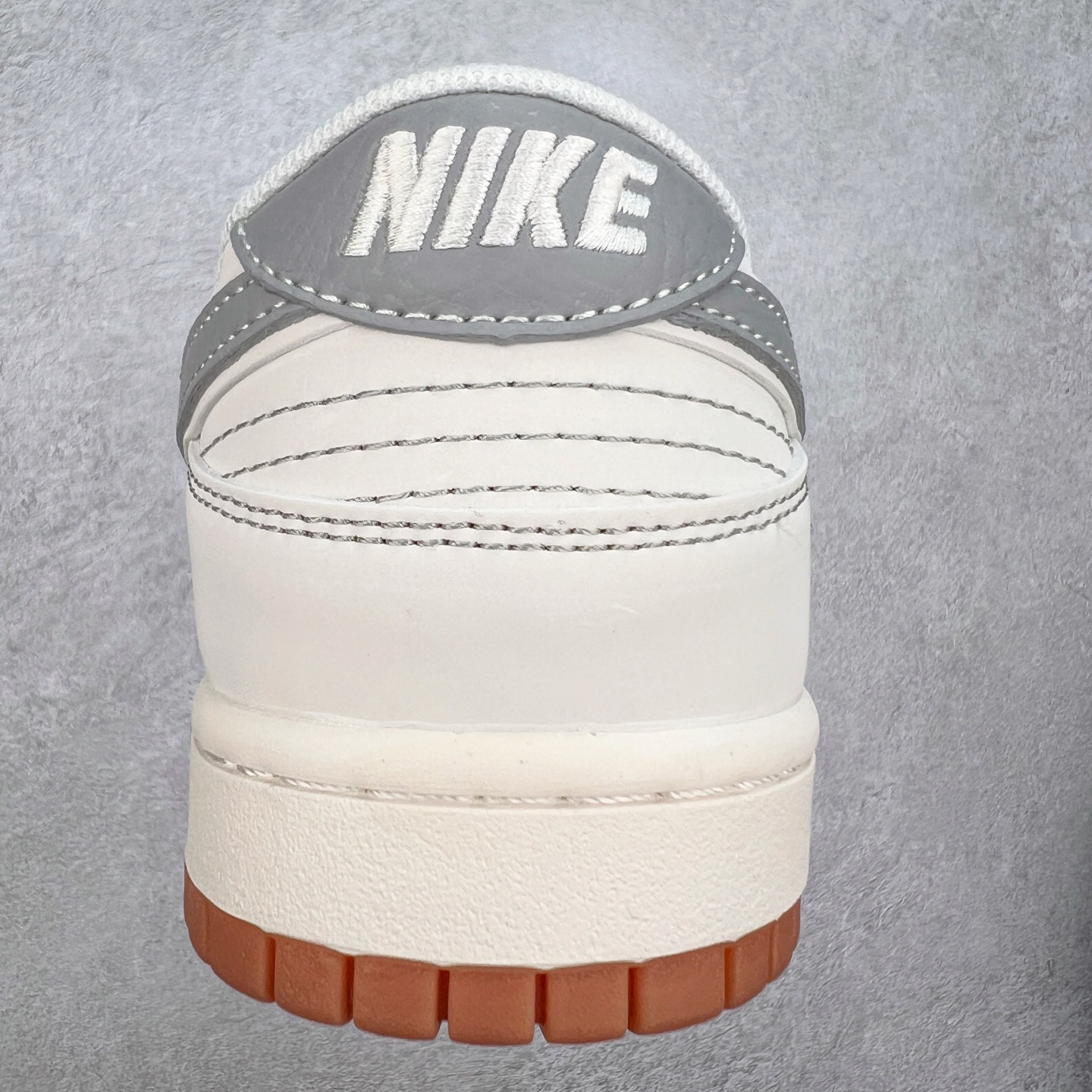 图片[8]-NK Dunk Low 定制配色 XS6089-531 大厂出品 极力推荐 原装头层材料 独家版型蒸餾加工帶來的是更好的视觉和脚感体验大厂纯原品质出货 清洁度 电绣工艺 皮料切割干净无任何毛边 细节完美 实拍调校N版已经零色差零失真 百分百还原实物色彩所见即所得 不存在货不对板色差等低级问题 选购参考实物拍摄 不混卖不参货 只用心做好货严格选品 承诺混一赔十 尺码：36 36.5 37.5 38 38.5 39 40 40.5 41 42 42.5 43 44 44.5 45-选品中心