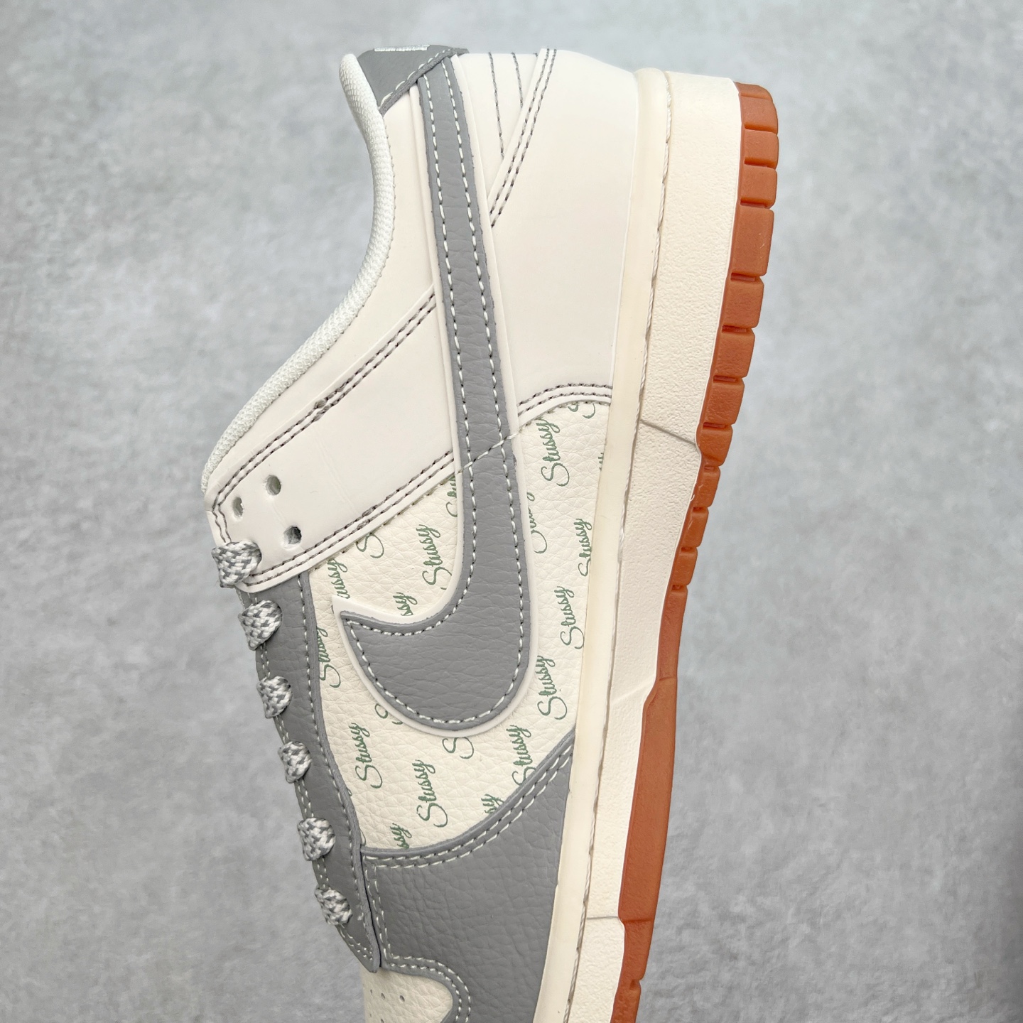 图片[7]-NK Dunk Low 定制配色 XS6089-531 大厂出品 极力推荐 原装头层材料 独家版型蒸餾加工帶來的是更好的视觉和脚感体验大厂纯原品质出货 清洁度 电绣工艺 皮料切割干净无任何毛边 细节完美 实拍调校N版已经零色差零失真 百分百还原实物色彩所见即所得 不存在货不对板色差等低级问题 选购参考实物拍摄 不混卖不参货 只用心做好货严格选品 承诺混一赔十 尺码：36 36.5 37.5 38 38.5 39 40 40.5 41 42 42.5 43 44 44.5 45-选品中心