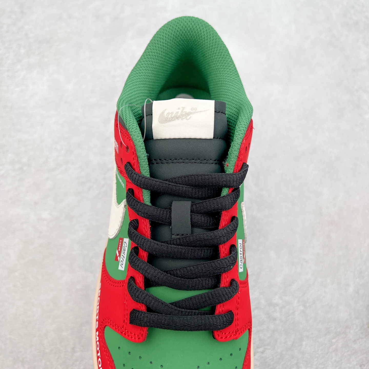 图片[5]-NK Dunk Low 定制配色 MU0232-361 大厂出品 极力推荐 原装头层材料 独家版型蒸餾加工帶來的是更好的视觉和脚感体验大厂纯原品质出货 清洁度 电绣工艺 皮料切割干净无任何毛边 细节完美 实拍调校N版已经零色差零失真 百分百还原实物色彩所见即所得 不存在货不对板色差等低级问题 选购参考实物拍摄 不混卖不参货 只用心做好货严格选品 承诺混一赔十 尺码：36 36.5 37.5 38 38.5 39 40 40.5 41 42 42.5 43 44 44.5 45-选品中心