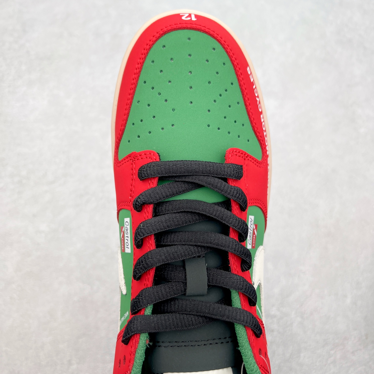 图片[4]-NK Dunk Low 定制配色 MU0232-361 大厂出品 极力推荐 原装头层材料 独家版型蒸餾加工帶來的是更好的视觉和脚感体验大厂纯原品质出货 清洁度 电绣工艺 皮料切割干净无任何毛边 细节完美 实拍调校N版已经零色差零失真 百分百还原实物色彩所见即所得 不存在货不对板色差等低级问题 选购参考实物拍摄 不混卖不参货 只用心做好货严格选品 承诺混一赔十 尺码：36 36.5 37.5 38 38.5 39 40 40.5 41 42 42.5 43 44 44.5 45-选品中心