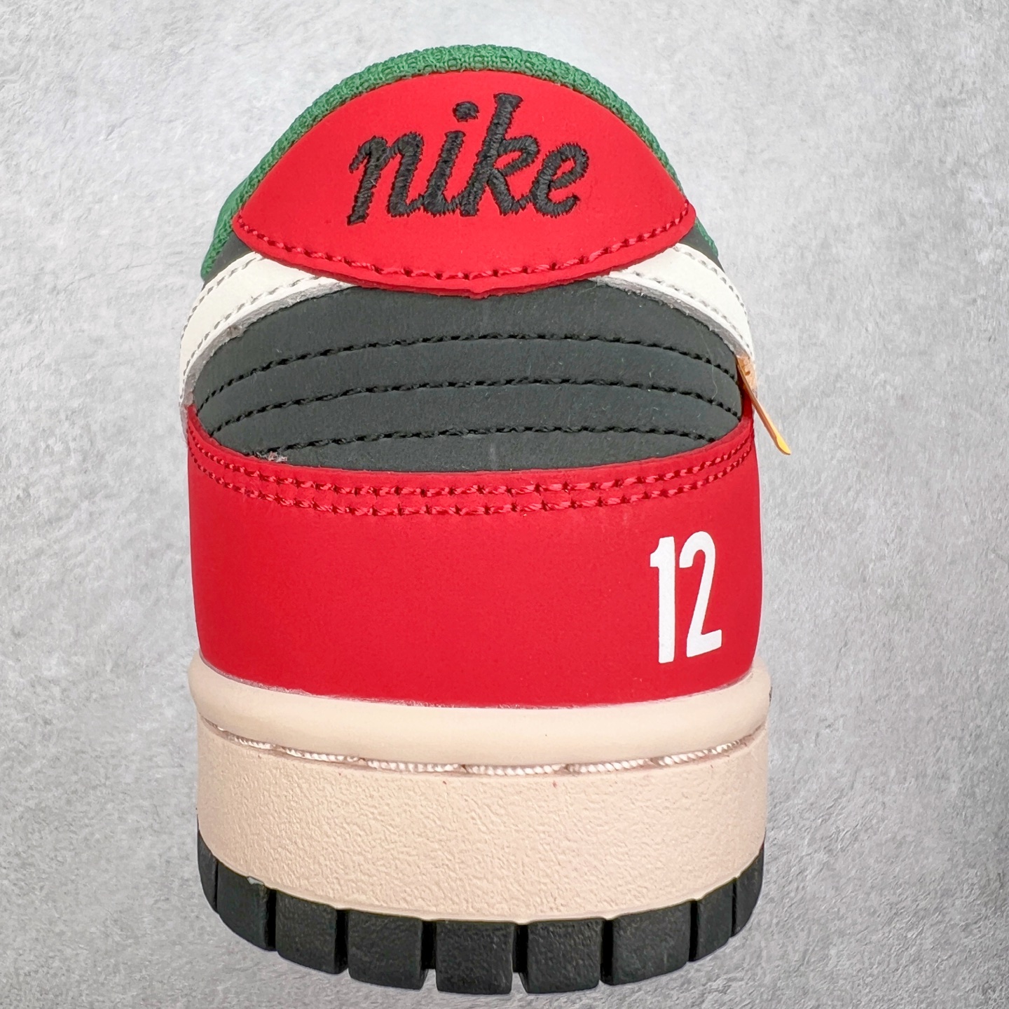 图片[8]-NK Dunk Low 定制配色 MU0232-361 大厂出品 极力推荐 原装头层材料 独家版型蒸餾加工帶來的是更好的视觉和脚感体验大厂纯原品质出货 清洁度 电绣工艺 皮料切割干净无任何毛边 细节完美 实拍调校N版已经零色差零失真 百分百还原实物色彩所见即所得 不存在货不对板色差等低级问题 选购参考实物拍摄 不混卖不参货 只用心做好货严格选品 承诺混一赔十 尺码：36 36.5 37.5 38 38.5 39 40 40.5 41 42 42.5 43 44 44.5 45-选品中心