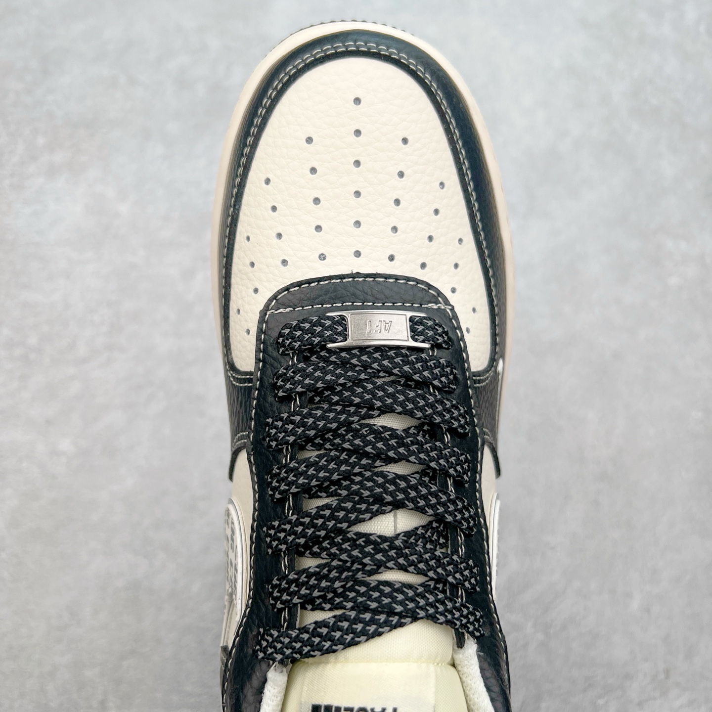 图片[4]-NK Air Force 1´07 Low 空军一号低帮百搭休闲运动板鞋 HH7518-049 柔软、弹性十足的缓震性能和出色的中底设计 横跨复古与现代的外型结合 造就出风靡全球 三十多年的Force 1 直到今天还深受青睐 实拍调校N版已经零色差零失真 百分百还原实物色彩所见即所得 不存在货不对板色差等低级问题 选购参考实物拍摄 不混卖不参货 只用心做好货严格选品 承诺混一赔十 尺码：36 36.5 37.5 38 38.5 39 40 40.5 41 42 42.5 43 44 44.5 45-选品中心