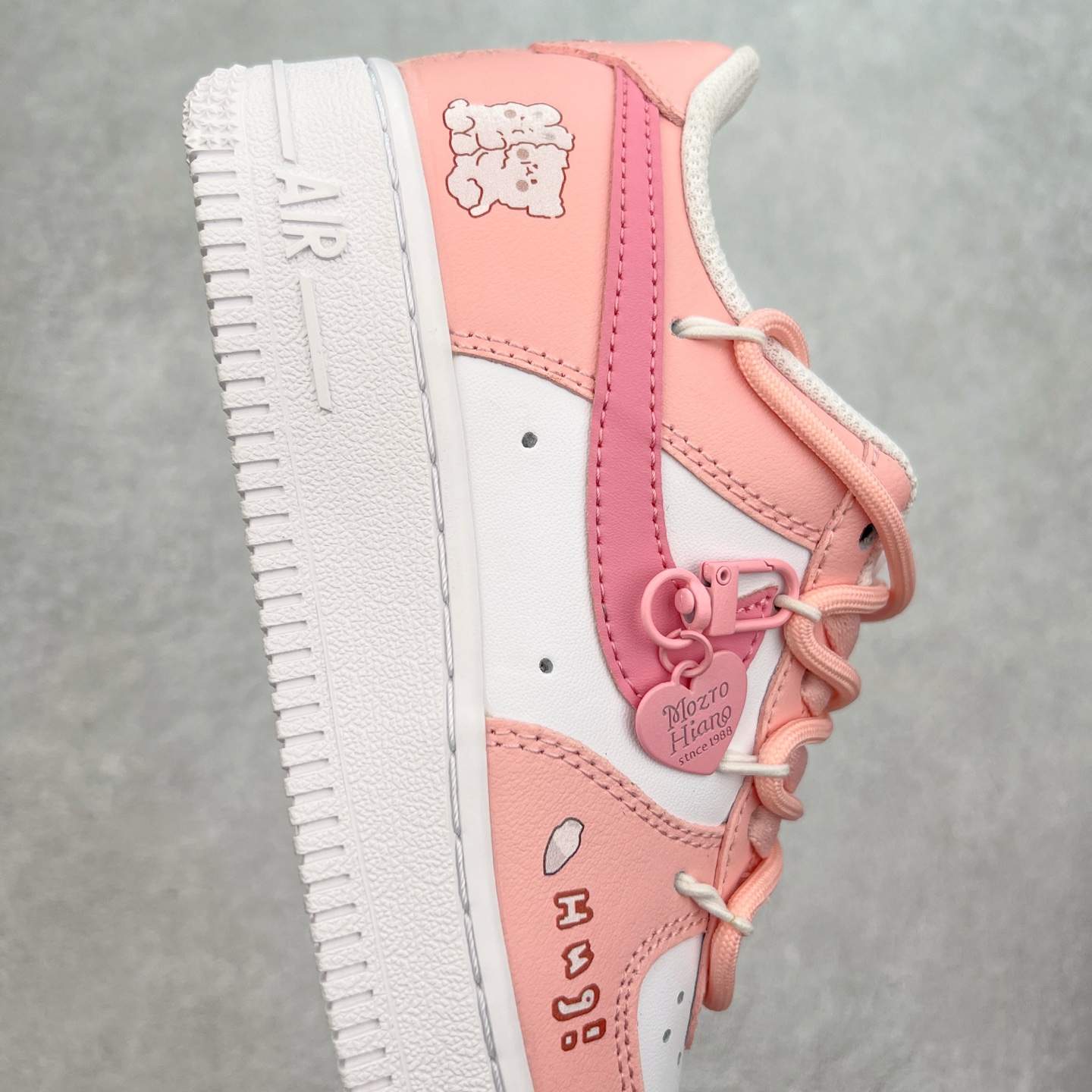 图片[6]-NK Air Force 1´07 Low 空军一号低帮百搭休闲运动板鞋 YY2023-762 柔软、弹性十足的缓震性能和出色的中底设计 横跨复古与现代的外型结合 造就出风靡全球 三十多年的Force 1 直到今天还深受青睐 实拍调校N版已经零色差零失真 百分百还原实物色彩所见即所得 不存在货不对板色差等低级问题 选购参考实物拍摄 不混卖不参货 只用心做好货严格选品 承诺混一赔十 尺码：36 36.5 37.5 38 38.5 39 40 40.5 41 42 42.5 43 44 44.5 45-选品中心