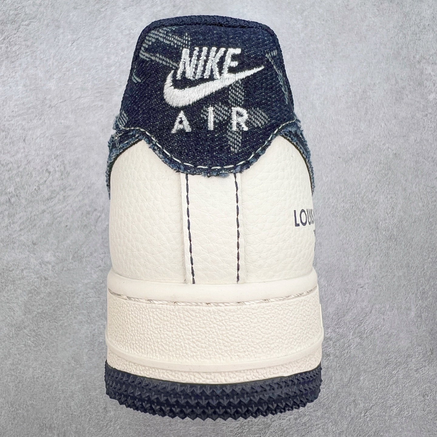 图片[8]-NK Air Force 1´07 Low 空军一号低帮百搭休闲运动板鞋 DM6868-060 柔软、弹性十足的缓震性能和出色的中底设计 横跨复古与现代的外型结合 造就出风靡全球 三十多年的Force 1 直到今天还深受青睐 实拍调校N版已经零色差零失真 百分百还原实物色彩所见即所得 不存在货不对板色差等低级问题 选购参考实物拍摄 不混卖不参货 只用心做好货严格选品 承诺混一赔十 尺码：36 36.5 37.5 38 38.5 39 40 40.5 41 42 42.5 43 44 44.5 45-选品中心