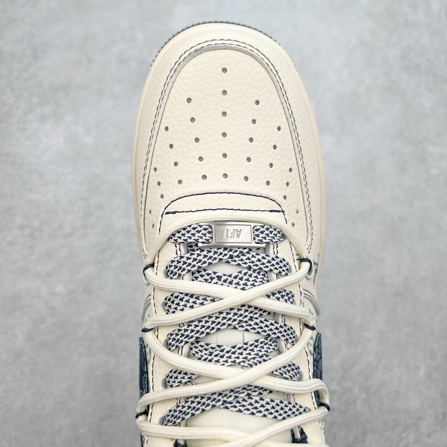 图片[4]-NK Air Force 1´07 Low 空军一号低帮百搭休闲运动板鞋 DM6868-060 柔软、弹性十足的缓震性能和出色的中底设计 横跨复古与现代的外型结合 造就出风靡全球 三十多年的Force 1 直到今天还深受青睐 实拍调校N版已经零色差零失真 百分百还原实物色彩所见即所得 不存在货不对板色差等低级问题 选购参考实物拍摄 不混卖不参货 只用心做好货严格选品 承诺混一赔十 尺码：36 36.5 37.5 38 38.5 39 40 40.5 41 42 42.5 43 44 44.5 45-选品中心