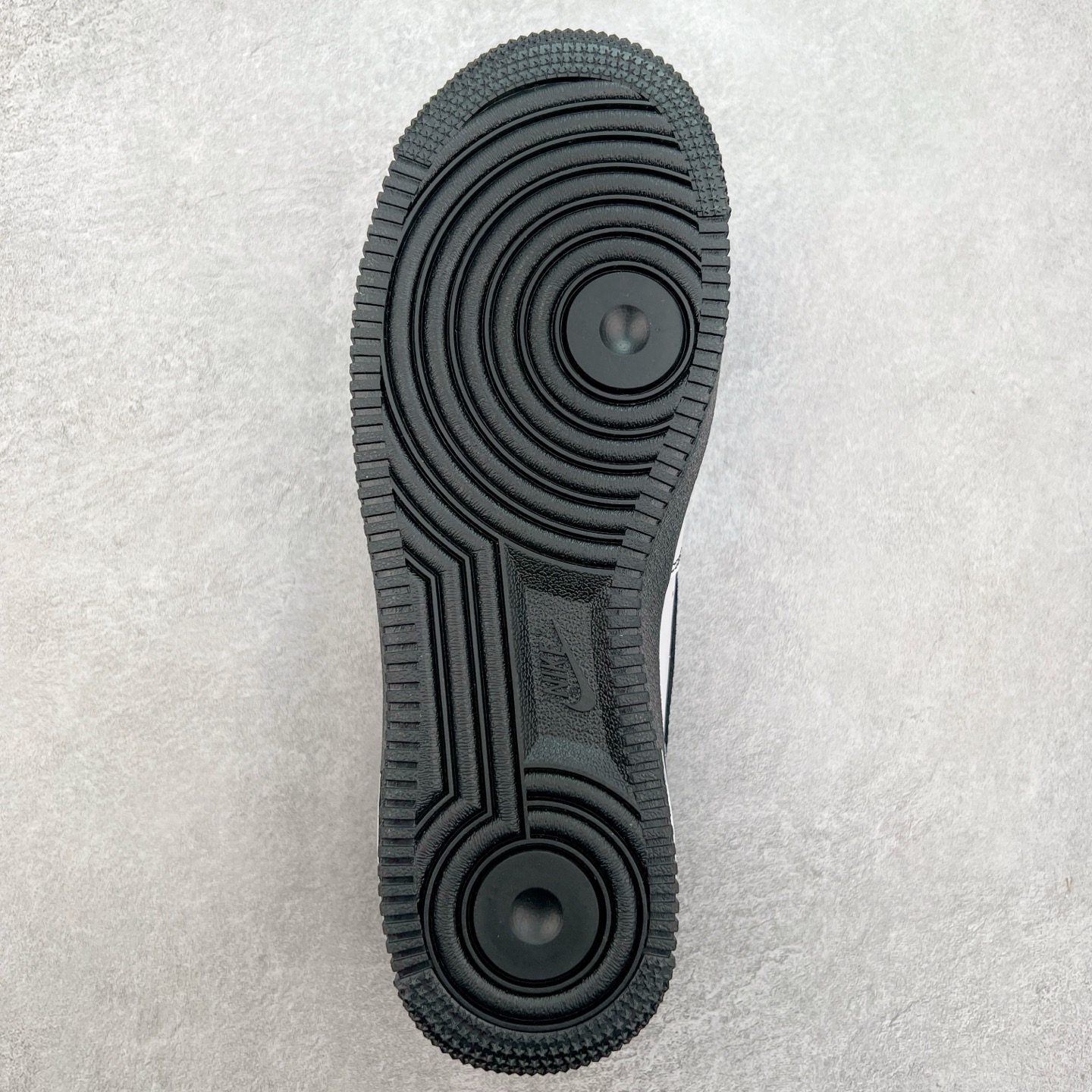 图片[9]-NK Air Force 1´07 Low 空军一号低帮百搭休闲运动板鞋 ZH0316-066 柔软、弹性十足的缓震性能和出色的中底设计 横跨复古与现代的外型结合 造就出风靡全球 三十多年的Force 1 直到今天还深受青睐 实拍调校N版已经零色差零失真 百分百还原实物色彩所见即所得 不存在货不对板色差等低级问题 选购参考实物拍摄 不混卖不参货 只用心做好货严格选品 承诺混一赔十 尺码：36 36.5 37.5 38 38.5 39 40 40.5 41 42 42.5 43 44 44.5 45-选品中心