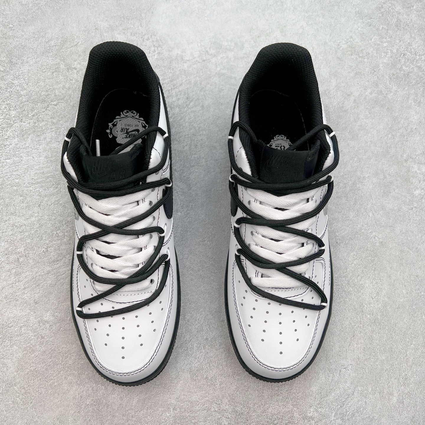 图片[2]-NK Air Force 1´07 Low 空军一号低帮百搭休闲运动板鞋 ZH0316-066 柔软、弹性十足的缓震性能和出色的中底设计 横跨复古与现代的外型结合 造就出风靡全球 三十多年的Force 1 直到今天还深受青睐 实拍调校N版已经零色差零失真 百分百还原实物色彩所见即所得 不存在货不对板色差等低级问题 选购参考实物拍摄 不混卖不参货 只用心做好货严格选品 承诺混一赔十 尺码：36 36.5 37.5 38 38.5 39 40 40.5 41 42 42.5 43 44 44.5 45-选品中心