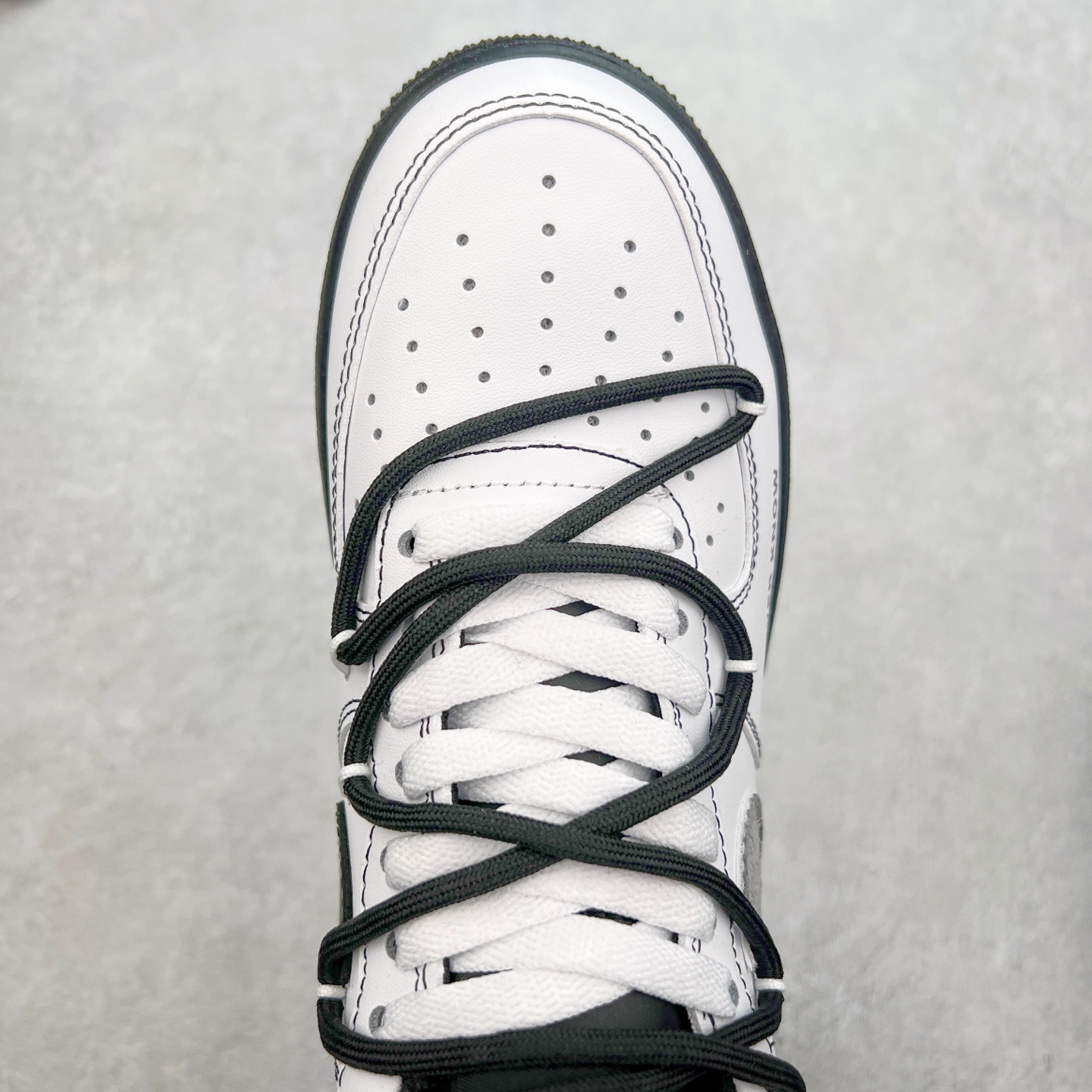 图片[4]-NK Air Force 1´07 Low 空军一号低帮百搭休闲运动板鞋 ZH0316-066 柔软、弹性十足的缓震性能和出色的中底设计 横跨复古与现代的外型结合 造就出风靡全球 三十多年的Force 1 直到今天还深受青睐 实拍调校N版已经零色差零失真 百分百还原实物色彩所见即所得 不存在货不对板色差等低级问题 选购参考实物拍摄 不混卖不参货 只用心做好货严格选品 承诺混一赔十 尺码：36 36.5 37.5 38 38.5 39 40 40.5 41 42 42.5 43 44 44.5 45-选品中心