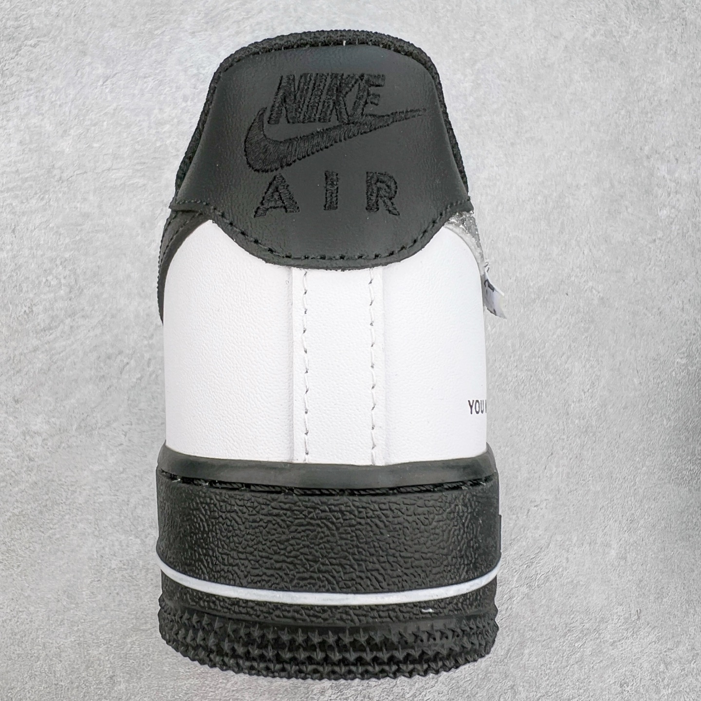 图片[8]-NK Air Force 1´07 Low 空军一号低帮百搭休闲运动板鞋 ZH0316-066 柔软、弹性十足的缓震性能和出色的中底设计 横跨复古与现代的外型结合 造就出风靡全球 三十多年的Force 1 直到今天还深受青睐 实拍调校N版已经零色差零失真 百分百还原实物色彩所见即所得 不存在货不对板色差等低级问题 选购参考实物拍摄 不混卖不参货 只用心做好货严格选品 承诺混一赔十 尺码：36 36.5 37.5 38 38.5 39 40 40.5 41 42 42.5 43 44 44.5 45-选品中心