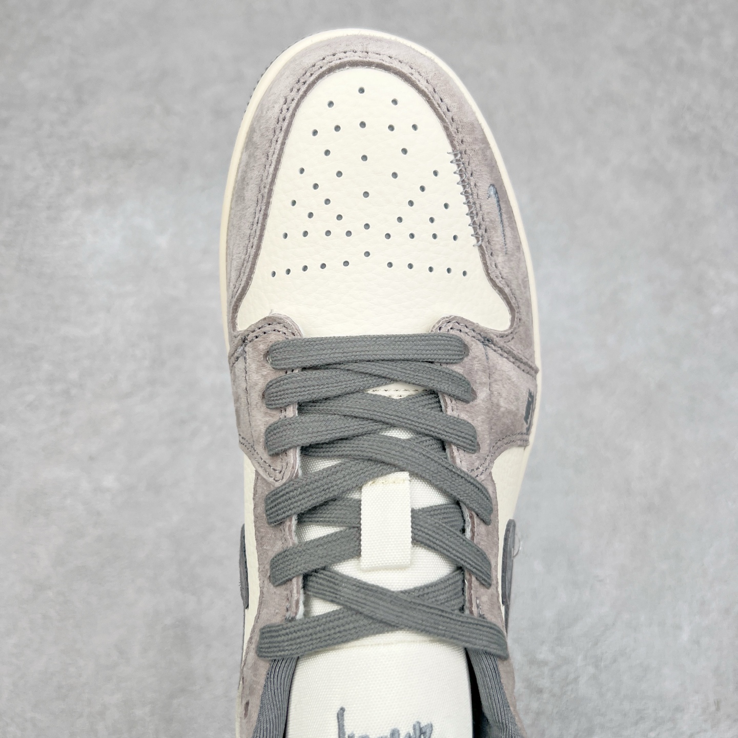 图片[4]-Air Jordan AJ1 Low 低帮定制 SJ9950-053 原厂内置气垫魔块 A模大底 头层小牛皮 鞋舌AJ原厂专用牛津布+AJ专用反口珍珠布+原厂无杂质高弹内里海棉+特殊封边弹力鞋带 尺码：36 36.5 37.5 38 38.5 39 40 40.5 41 42 42.5 43 44 44.5 45-选品中心