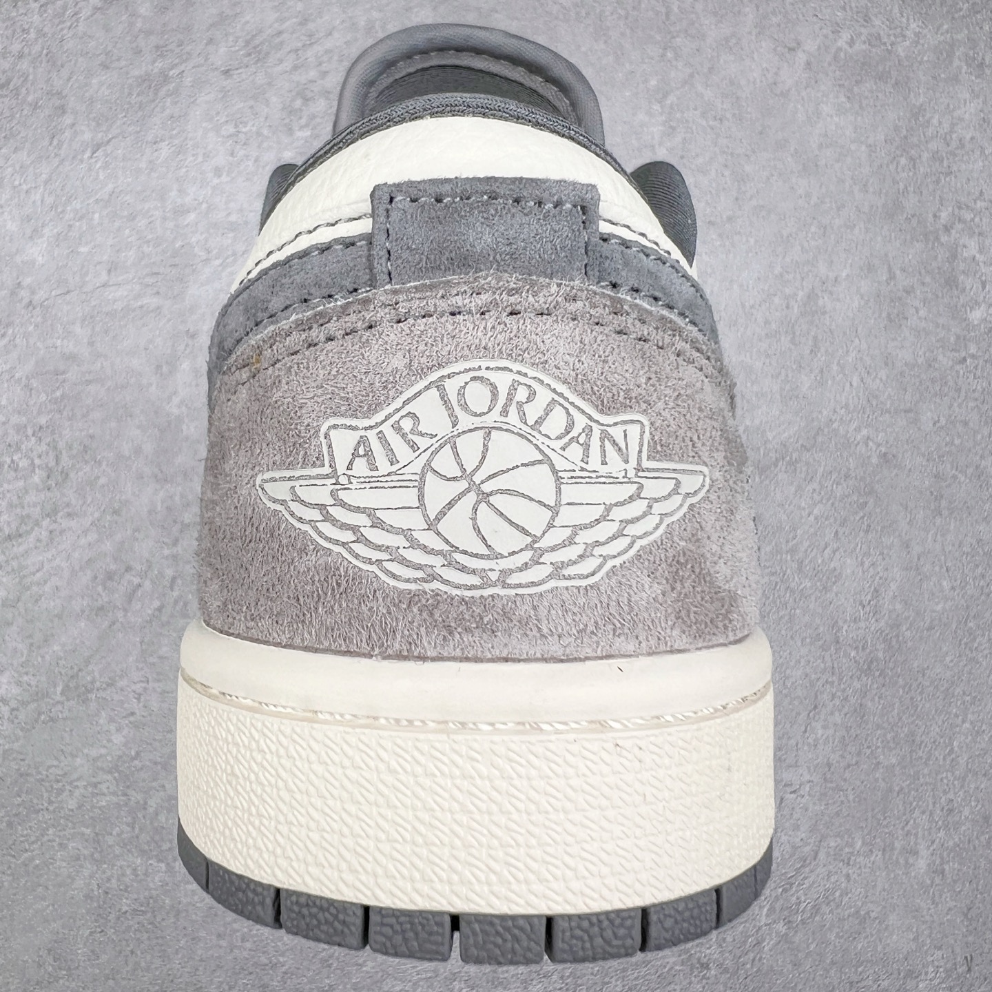 图片[8]-Air Jordan AJ1 Low 低帮定制 SJ9950-053 原厂内置气垫魔块 A模大底 头层小牛皮 鞋舌AJ原厂专用牛津布+AJ专用反口珍珠布+原厂无杂质高弹内里海棉+特殊封边弹力鞋带 尺码：36 36.5 37.5 38 38.5 39 40 40.5 41 42 42.5 43 44 44.5 45-选品中心