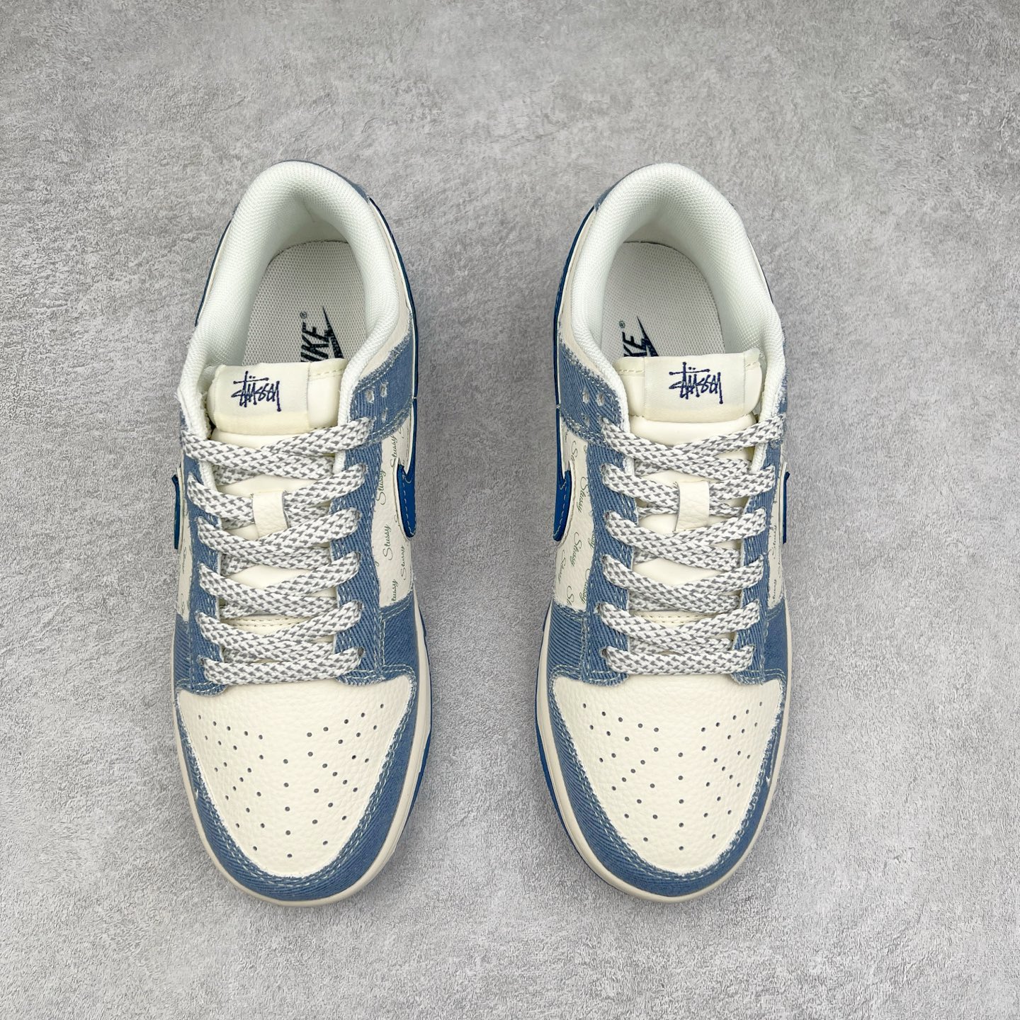 图片[2]-NK Dunk Low 定制配色 JJ2508-562 大厂出品 极力推荐 原装头层材料 独家版型蒸餾加工帶來的是更好的视觉和脚感体验大厂纯原品质出货 清洁度 电绣工艺 皮料切割干净无任何毛边 细节完美 实拍调校N版已经零色差零失真 百分百还原实物色彩所见即所得 不存在货不对板色差等低级问题 选购参考实物拍摄 不混卖不参货 只用心做好货严格选品 承诺混一赔十 尺码：36 36.5 37.5 38 38.5 39 40 40.5 41 42 42.5 43 44 44.5 45-选品中心
