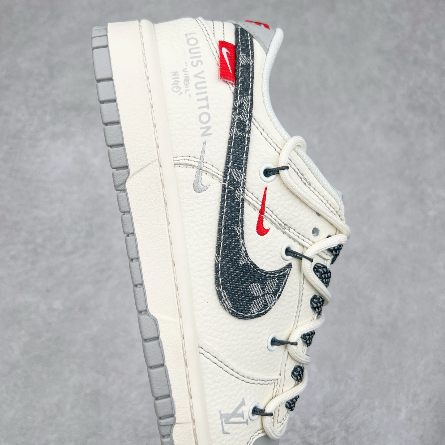图片[6]-NK Dunk Low 定制配色 FC1688-218 大厂出品 极力推荐 原装头层材料 独家版型蒸餾加工帶來的是更好的视觉和脚感体验大厂纯原品质出货 清洁度 电绣工艺 皮料切割干净无任何毛边 细节完美 实拍调校N版已经零色差零失真 百分百还原实物色彩所见即所得 不存在货不对板色差等低级问题 选购参考实物拍摄 不混卖不参货 只用心做好货严格选品 承诺混一赔十 尺码：36 36.5 37.5 38 38.5 39 40 40.5 41 42 42.5 43 44 44.5 45-选品中心