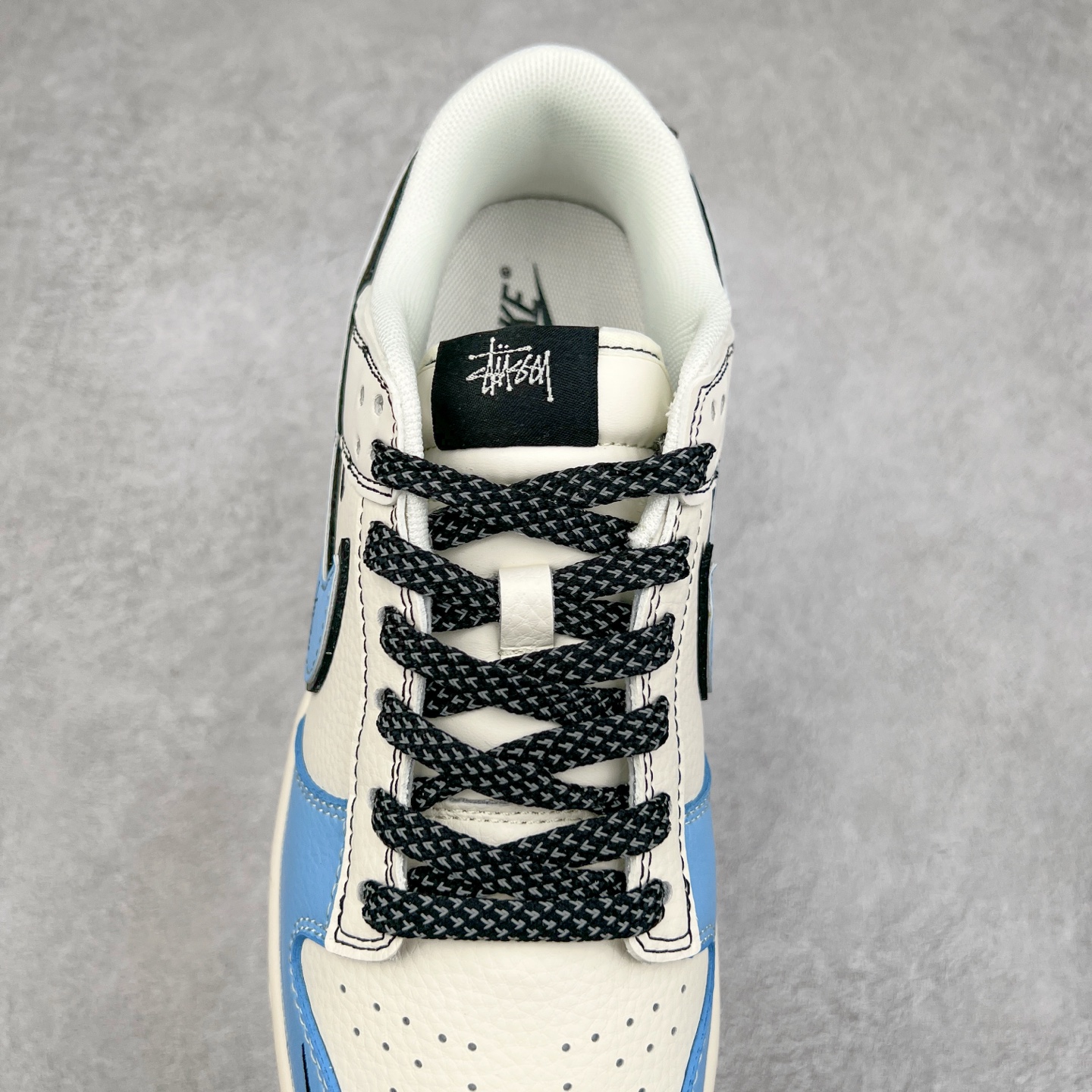 图片[5]-NK Dunk Low 定制配色 ZH2598-225 大厂出品 极力推荐 原装头层材料 独家版型蒸餾加工帶來的是更好的视觉和脚感体验大厂纯原品质出货 清洁度 电绣工艺 皮料切割干净无任何毛边 细节完美 实拍调校N版已经零色差零失真 百分百还原实物色彩所见即所得 不存在货不对板色差等低级问题 选购参考实物拍摄 不混卖不参货 只用心做好货严格选品 承诺混一赔十 尺码：36 36.5 37.5 38 38.5 39 40 40.5 41 42 42.5 43 44 44.5 45-选品中心