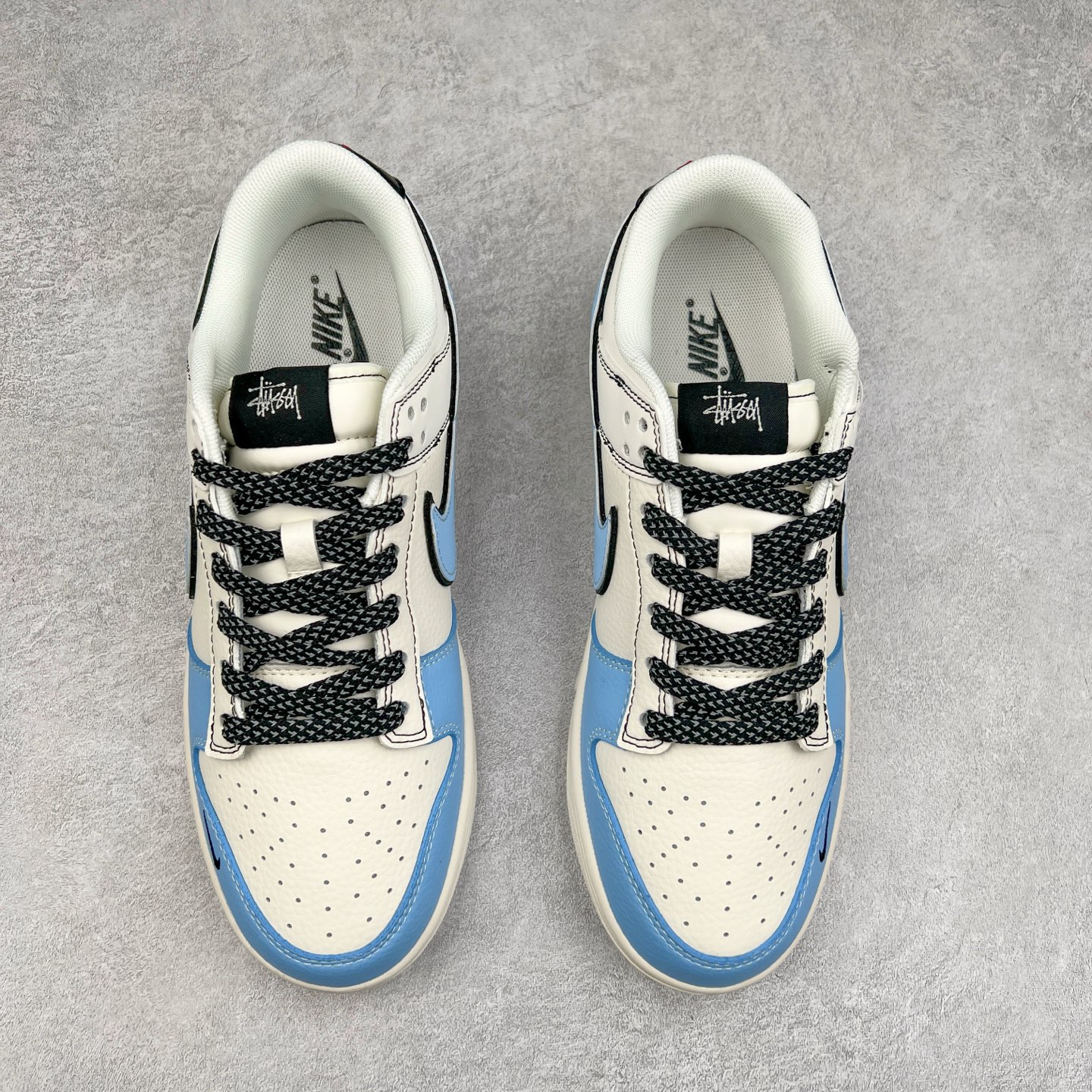 图片[2]-NK Dunk Low 定制配色 ZH2598-225 大厂出品 极力推荐 原装头层材料 独家版型蒸餾加工帶來的是更好的视觉和脚感体验大厂纯原品质出货 清洁度 电绣工艺 皮料切割干净无任何毛边 细节完美 实拍调校N版已经零色差零失真 百分百还原实物色彩所见即所得 不存在货不对板色差等低级问题 选购参考实物拍摄 不混卖不参货 只用心做好货严格选品 承诺混一赔十 尺码：36 36.5 37.5 38 38.5 39 40 40.5 41 42 42.5 43 44 44.5 45-选品中心