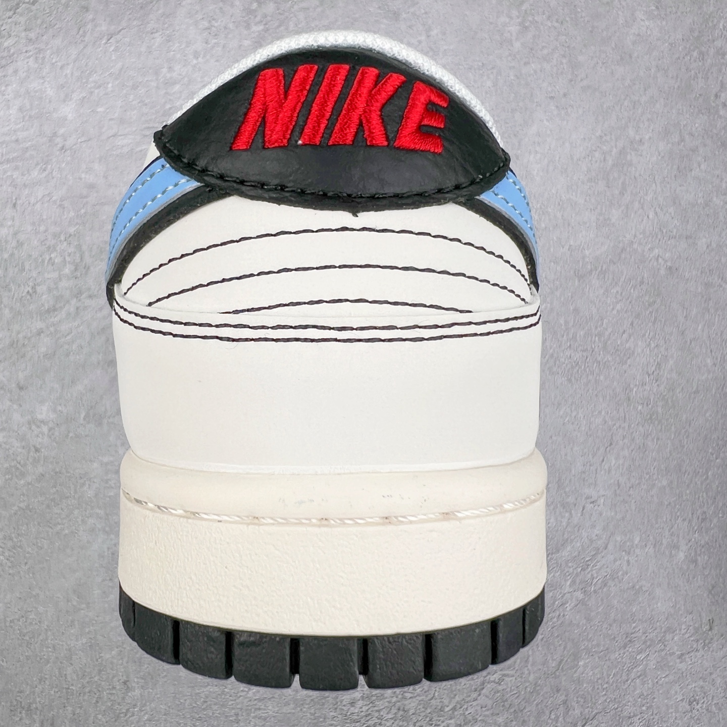 图片[8]-NK Dunk Low 定制配色 ZH2598-225 大厂出品 极力推荐 原装头层材料 独家版型蒸餾加工帶來的是更好的视觉和脚感体验大厂纯原品质出货 清洁度 电绣工艺 皮料切割干净无任何毛边 细节完美 实拍调校N版已经零色差零失真 百分百还原实物色彩所见即所得 不存在货不对板色差等低级问题 选购参考实物拍摄 不混卖不参货 只用心做好货严格选品 承诺混一赔十 尺码：36 36.5 37.5 38 38.5 39 40 40.5 41 42 42.5 43 44 44.5 45-选品中心