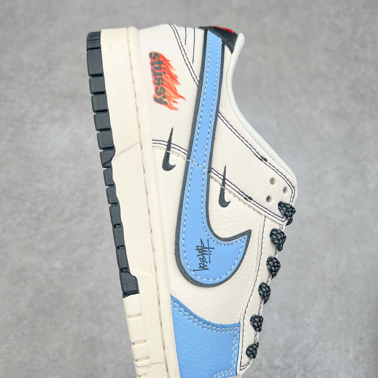 图片[6]-NK Dunk Low 定制配色 ZH2598-225 大厂出品 极力推荐 原装头层材料 独家版型蒸餾加工帶來的是更好的视觉和脚感体验大厂纯原品质出货 清洁度 电绣工艺 皮料切割干净无任何毛边 细节完美 实拍调校N版已经零色差零失真 百分百还原实物色彩所见即所得 不存在货不对板色差等低级问题 选购参考实物拍摄 不混卖不参货 只用心做好货严格选品 承诺混一赔十 尺码：36 36.5 37.5 38 38.5 39 40 40.5 41 42 42.5 43 44 44.5 45-选品中心