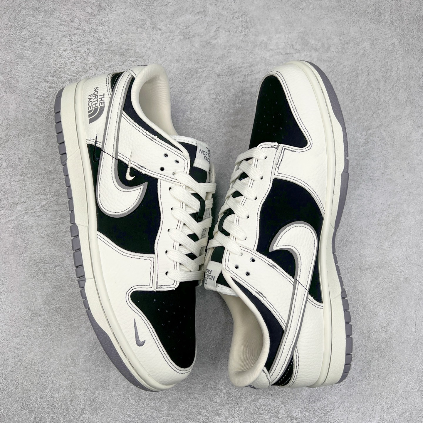 图片[3]-NK Dunk Low 定制配色 SC9207-404 大厂出品 极力推荐 原装头层材料 独家版型蒸餾加工帶來的是更好的视觉和脚感体验大厂纯原品质出货 清洁度 电绣工艺 皮料切割干净无任何毛边 细节完美 实拍调校N版已经零色差零失真 百分百还原实物色彩所见即所得 不存在货不对板色差等低级问题 选购参考实物拍摄 不混卖不参货 只用心做好货严格选品 承诺混一赔十 尺码：36 36.5 37.5 38 38.5 39 40 40.5 41 42 42.5 43 44 44.5 45-选品中心