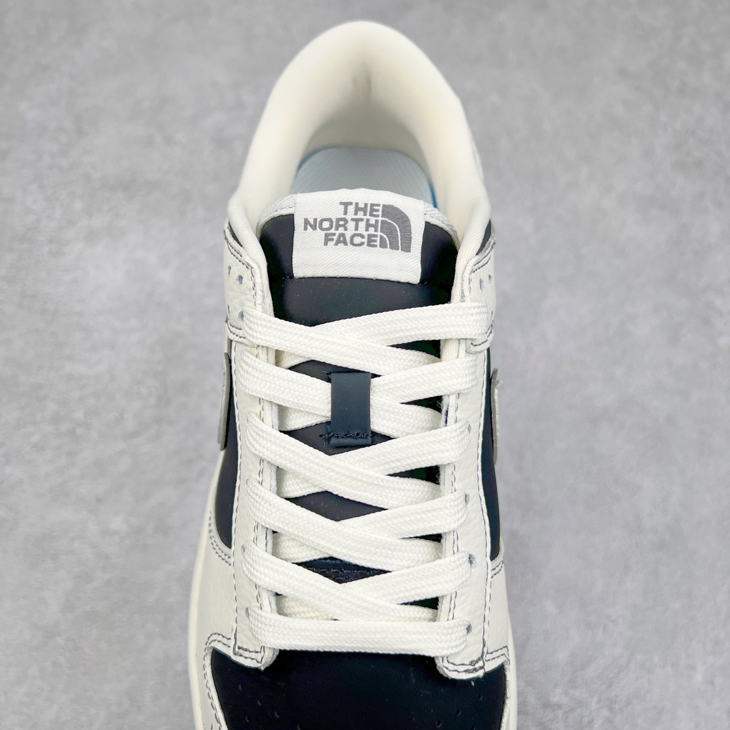 图片[5]-NK Dunk Low 定制配色 SC9207-404 大厂出品 极力推荐 原装头层材料 独家版型蒸餾加工帶來的是更好的视觉和脚感体验大厂纯原品质出货 清洁度 电绣工艺 皮料切割干净无任何毛边 细节完美 实拍调校N版已经零色差零失真 百分百还原实物色彩所见即所得 不存在货不对板色差等低级问题 选购参考实物拍摄 不混卖不参货 只用心做好货严格选品 承诺混一赔十 尺码：36 36.5 37.5 38 38.5 39 40 40.5 41 42 42.5 43 44 44.5 45-选品中心