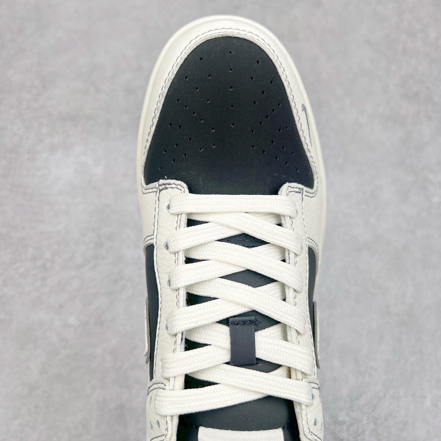 图片[4]-NK Dunk Low 定制配色 SC9207-404 大厂出品 极力推荐 原装头层材料 独家版型蒸餾加工帶來的是更好的视觉和脚感体验大厂纯原品质出货 清洁度 电绣工艺 皮料切割干净无任何毛边 细节完美 实拍调校N版已经零色差零失真 百分百还原实物色彩所见即所得 不存在货不对板色差等低级问题 选购参考实物拍摄 不混卖不参货 只用心做好货严格选品 承诺混一赔十 尺码：36 36.5 37.5 38 38.5 39 40 40.5 41 42 42.5 43 44 44.5 45-选品中心