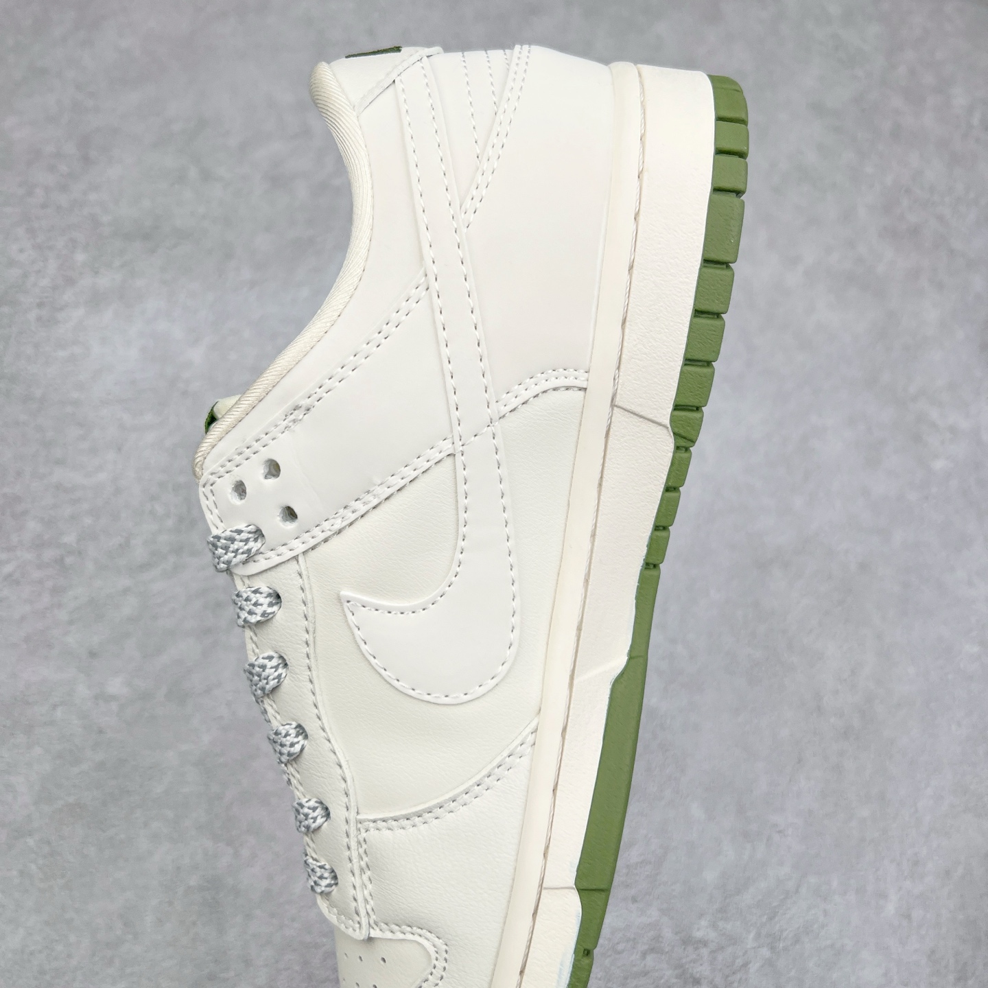 图片[7]-NK Dunk Low 定制配色 XX8888-002 大厂出品 极力推荐 原装头层材料 独家版型蒸餾加工帶來的是更好的视觉和脚感体验大厂纯原品质出货 清洁度 电绣工艺 皮料切割干净无任何毛边 细节完美 实拍调校N版已经零色差零失真 百分百还原实物色彩所见即所得 不存在货不对板色差等低级问题 选购参考实物拍摄 不混卖不参货 只用心做好货严格选品 承诺混一赔十 尺码：36 36.5 37.5 38 38.5 39 40 40.5 41 42 42.5 43 44 44.5 45-选品中心