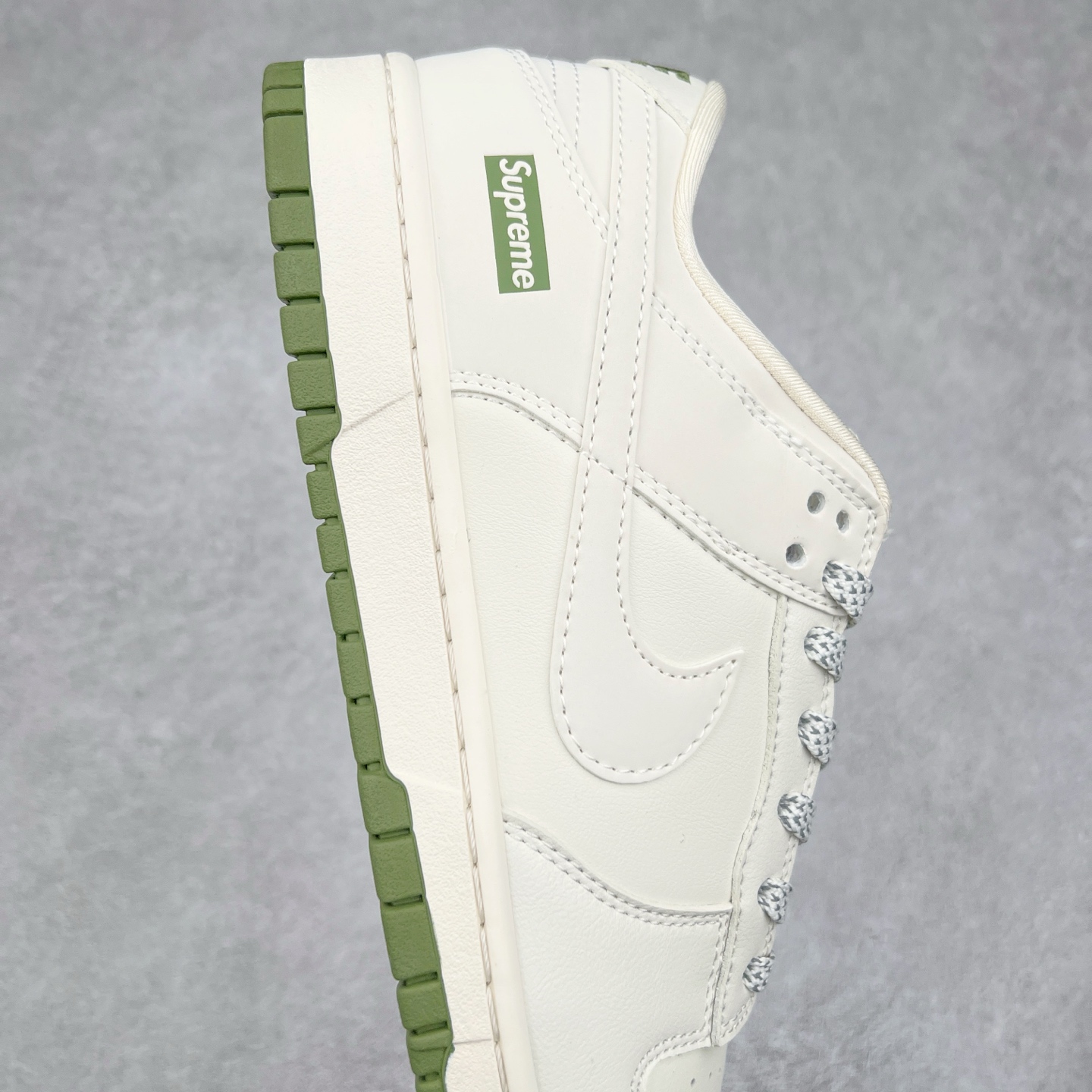 图片[6]-NK Dunk Low 定制配色 XX8888-002 大厂出品 极力推荐 原装头层材料 独家版型蒸餾加工帶來的是更好的视觉和脚感体验大厂纯原品质出货 清洁度 电绣工艺 皮料切割干净无任何毛边 细节完美 实拍调校N版已经零色差零失真 百分百还原实物色彩所见即所得 不存在货不对板色差等低级问题 选购参考实物拍摄 不混卖不参货 只用心做好货严格选品 承诺混一赔十 尺码：36 36.5 37.5 38 38.5 39 40 40.5 41 42 42.5 43 44 44.5 45-选品中心