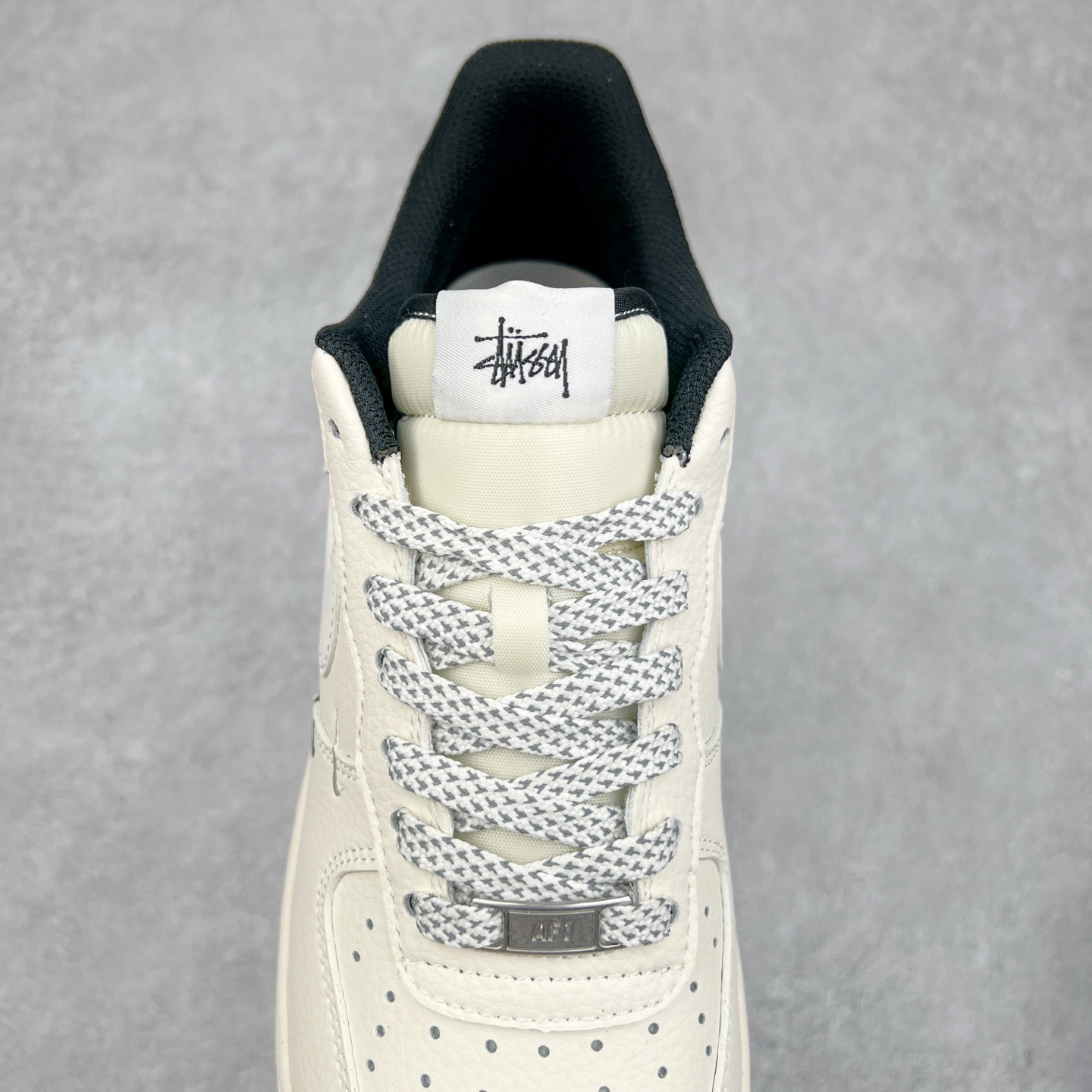 图片[5]-NK Air Force 1´07 Low 空军一号低帮百搭休闲运动板鞋 XZ6188-713 柔软、弹性十足的缓震性能和出色的中底设计 横跨复古与现代的外型结合 造就出风靡全球 三十多年的Force 1 直到今天还深受青睐 实拍调校N版已经零色差零失真 百分百还原实物色彩所见即所得 不存在货不对板色差等低级问题 选购参考实物拍摄 不混卖不参货 只用心做好货严格选品 承诺混一赔十 尺码：36 36.5 37.5 38 38.5 39 40 40.5 41 42 42.5 43 44 44.5 45-选品中心