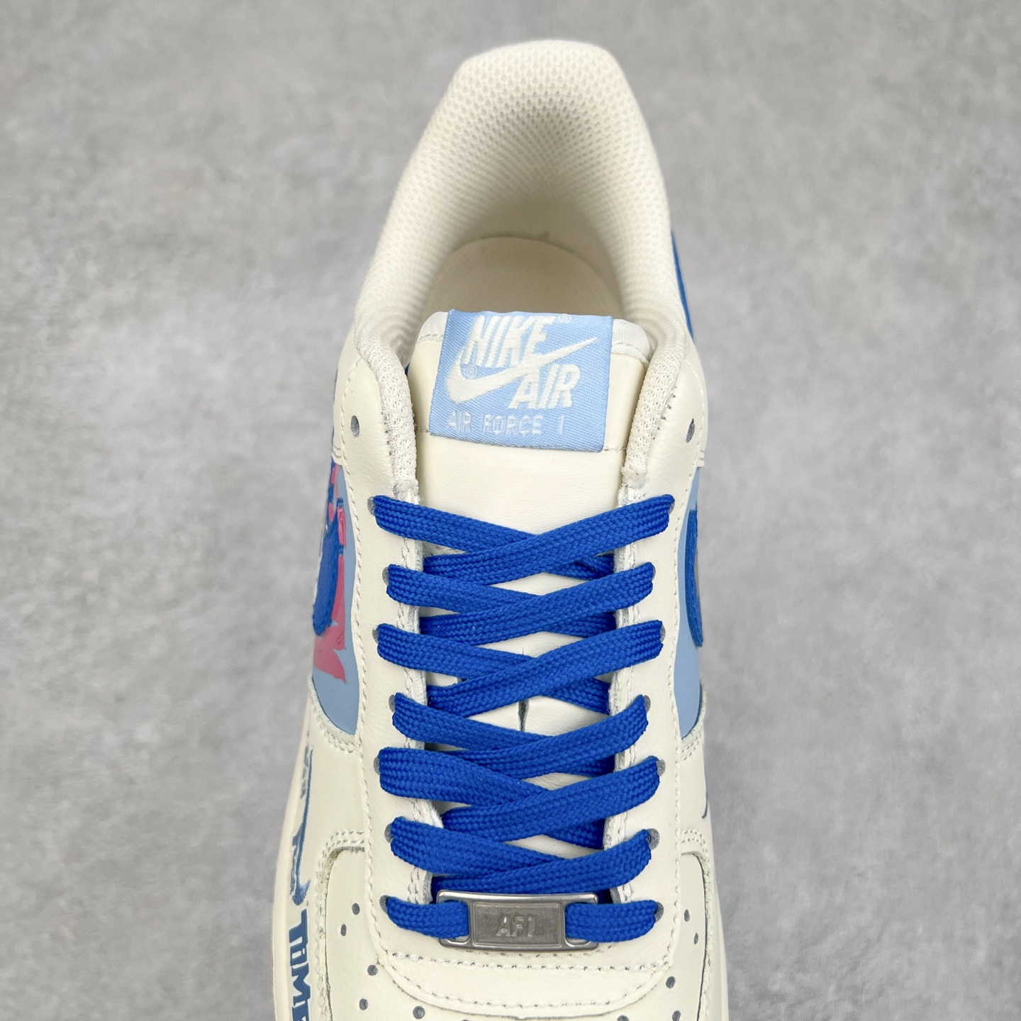 图片[5]-NK Air Force 1´07 Low 空军一号低帮百搭休闲运动板鞋 DB3301-121 柔软、弹性十足的缓震性能和出色的中底设计 横跨复古与现代的外型结合 造就出风靡全球 三十多年的Force 1 直到今天还深受青睐 实拍调校N版已经零色差零失真 百分百还原实物色彩所见即所得 不存在货不对板色差等低级问题 选购参考实物拍摄 不混卖不参货 只用心做好货严格选品 承诺混一赔十 尺码：36 36.5 37.5 38 38.5 39 40 40.5 41 42 42.5 43 44 44.5 45-选品中心