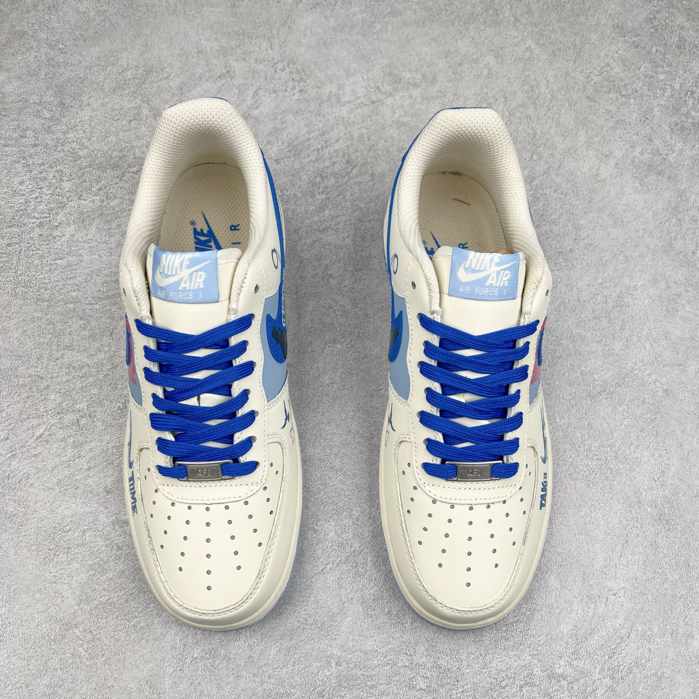 图片[2]-NK Air Force 1´07 Low 空军一号低帮百搭休闲运动板鞋 DB3301-121 柔软、弹性十足的缓震性能和出色的中底设计 横跨复古与现代的外型结合 造就出风靡全球 三十多年的Force 1 直到今天还深受青睐 实拍调校N版已经零色差零失真 百分百还原实物色彩所见即所得 不存在货不对板色差等低级问题 选购参考实物拍摄 不混卖不参货 只用心做好货严格选品 承诺混一赔十 尺码：36 36.5 37.5 38 38.5 39 40 40.5 41 42 42.5 43 44 44.5 45-选品中心