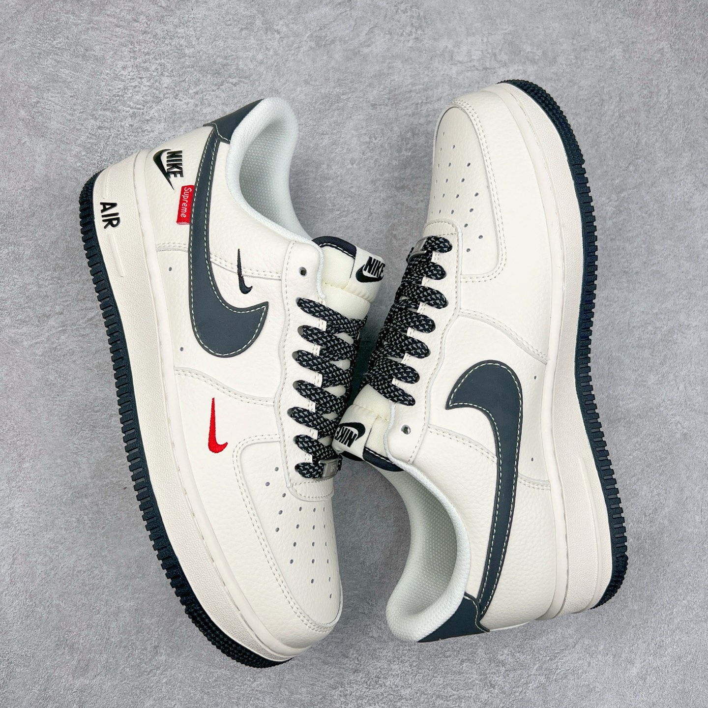 图片[3]-NK Air Force 1´07 Low 空军一号低帮百搭休闲运动板鞋 HH7518-038 柔软、弹性十足的缓震性能和出色的中底设计 横跨复古与现代的外型结合 造就出风靡全球 三十多年的Force 1 直到今天还深受青睐 实拍调校N版已经零色差零失真 百分百还原实物色彩所见即所得 不存在货不对板色差等低级问题 选购参考实物拍摄 不混卖不参货 只用心做好货严格选品 承诺混一赔十 尺码：36 36.5 37.5 38 38.5 39 40 40.5 41 42 42.5 43 44 44.5 45-选品中心