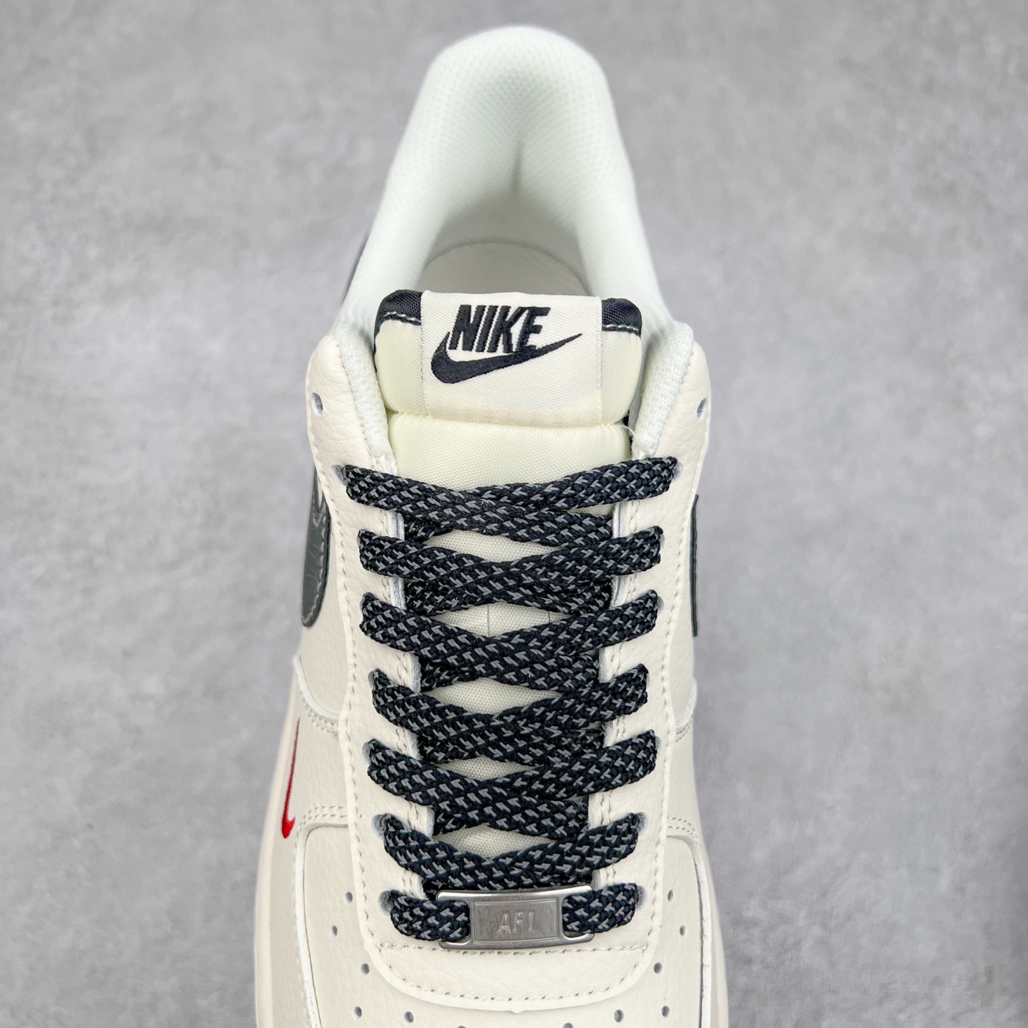 图片[5]-NK Air Force 1´07 Low 空军一号低帮百搭休闲运动板鞋 HH7518-038 柔软、弹性十足的缓震性能和出色的中底设计 横跨复古与现代的外型结合 造就出风靡全球 三十多年的Force 1 直到今天还深受青睐 实拍调校N版已经零色差零失真 百分百还原实物色彩所见即所得 不存在货不对板色差等低级问题 选购参考实物拍摄 不混卖不参货 只用心做好货严格选品 承诺混一赔十 尺码：36 36.5 37.5 38 38.5 39 40 40.5 41 42 42.5 43 44 44.5 45-选品中心