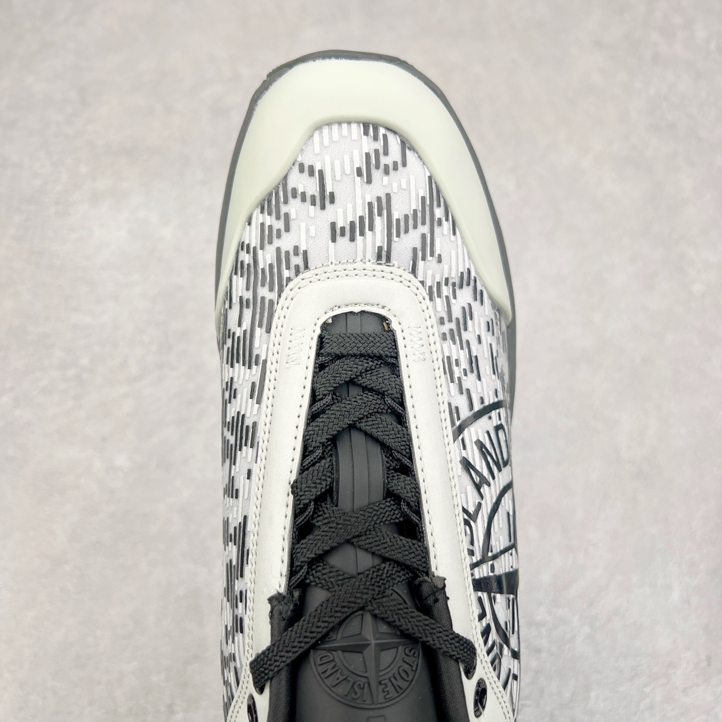 图片[4]-Stone Island Grime Panelled 石头岛黑褐色舒适时尚低帮生活休闲鞋 石头岛作不仅是科技面料和织物染色典范并加入了创新机能美学，兼顾功能性与时尚感，颠覆传统休闲服饰的想象。尺码：36 37 37.5 38 38.5 39 39.5 40 40.5 41.5 42 42.5 43 44 44.5 45-选品中心