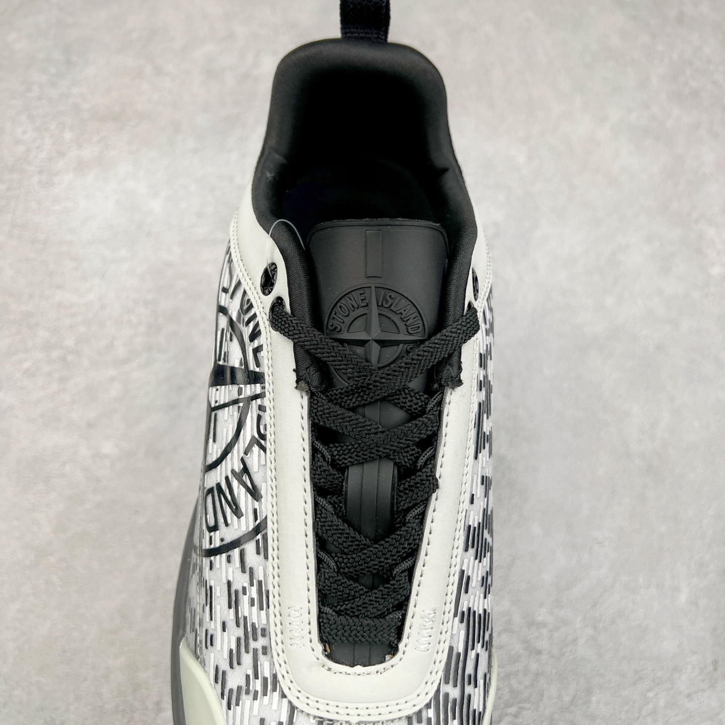 图片[5]-Stone Island Grime Panelled 石头岛黑褐色舒适时尚低帮生活休闲鞋 石头岛作不仅是科技面料和织物染色典范并加入了创新机能美学，兼顾功能性与时尚感，颠覆传统休闲服饰的想象。尺码：36 37 37.5 38 38.5 39 39.5 40 40.5 41.5 42 42.5 43 44 44.5 45-选品中心