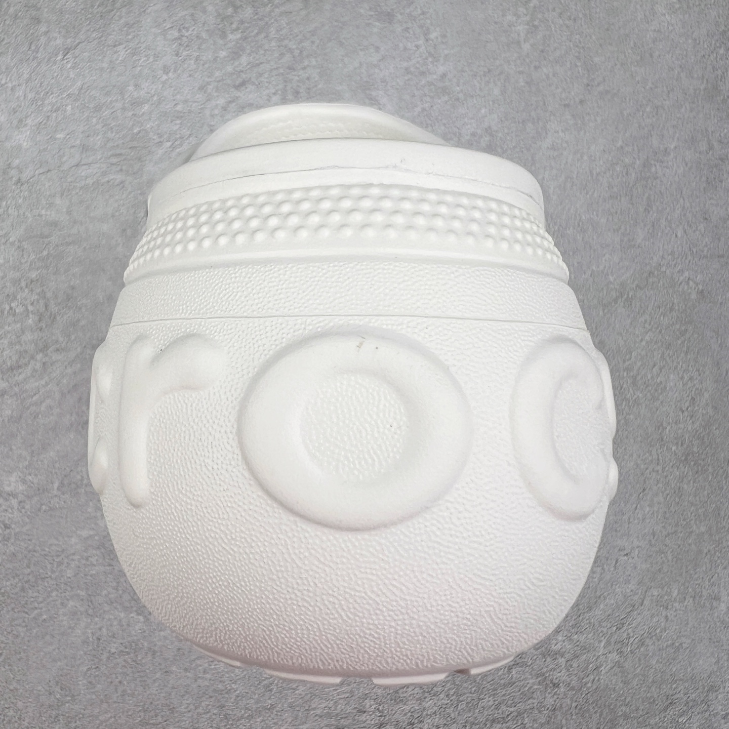 图片[8]-＃DG莞产 Crocs Classic Clog 卡骆驰休闲沙滩洞洞拖鞋凉鞋 透明防水袋包装 注意配件需单独购买 超轻Croslite专利材料打造 鞋面更加耐用易清洗 该鞋款轻盈舒适 2002年 经典克骆格诞生 秉承外形简单 穿着舒适的初衷 不断为消费者带来舒适的穿着体验 穿出“趣”味 鞋面洞洞可搭彰显个性的智必星 一鞋两穿 可调节式后跟带增添鞋身的稳固性能 放前面变成愜意舒适的凉拖 放后面行走跑跳更加稳妥 Croslite ™材料 封闭式细胞树脂 能够在体温作用下自动变形以适应脚部形状 涉水性优秀的同时易于清洁 抓地力强 不易打滑 Crocs的核心理念：轻便 灵活 全方位的舒适感 同步官方尺码：M4（36-37） M5（37-38）M6（38-39）M7（39-40）-选品中心